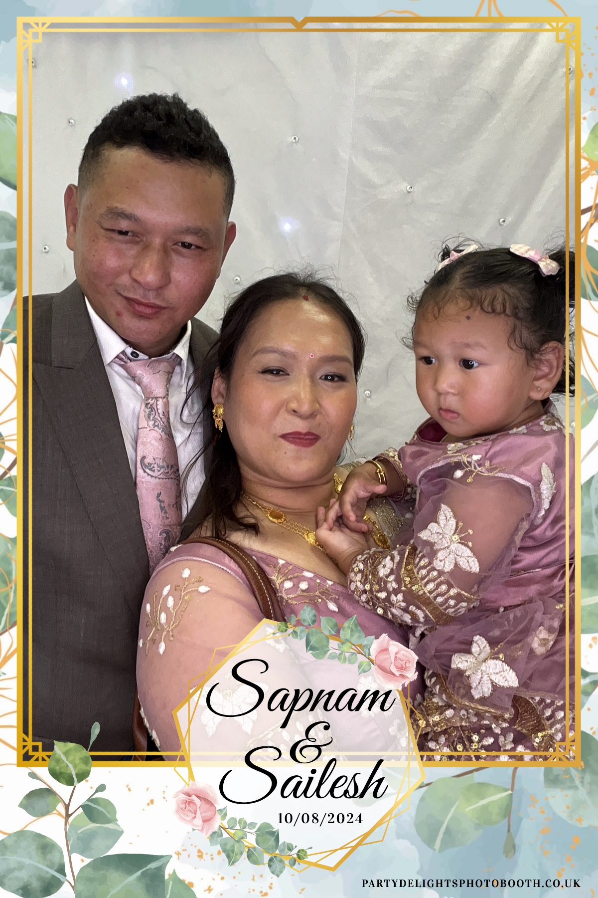 Sapnam & Sailesh Wedding | View more photos from the event at gallery.partydelightsphotobooth.co.uk/u/PartyDelightsPhotoBooth/Sapnam-Sailesh-Wedding