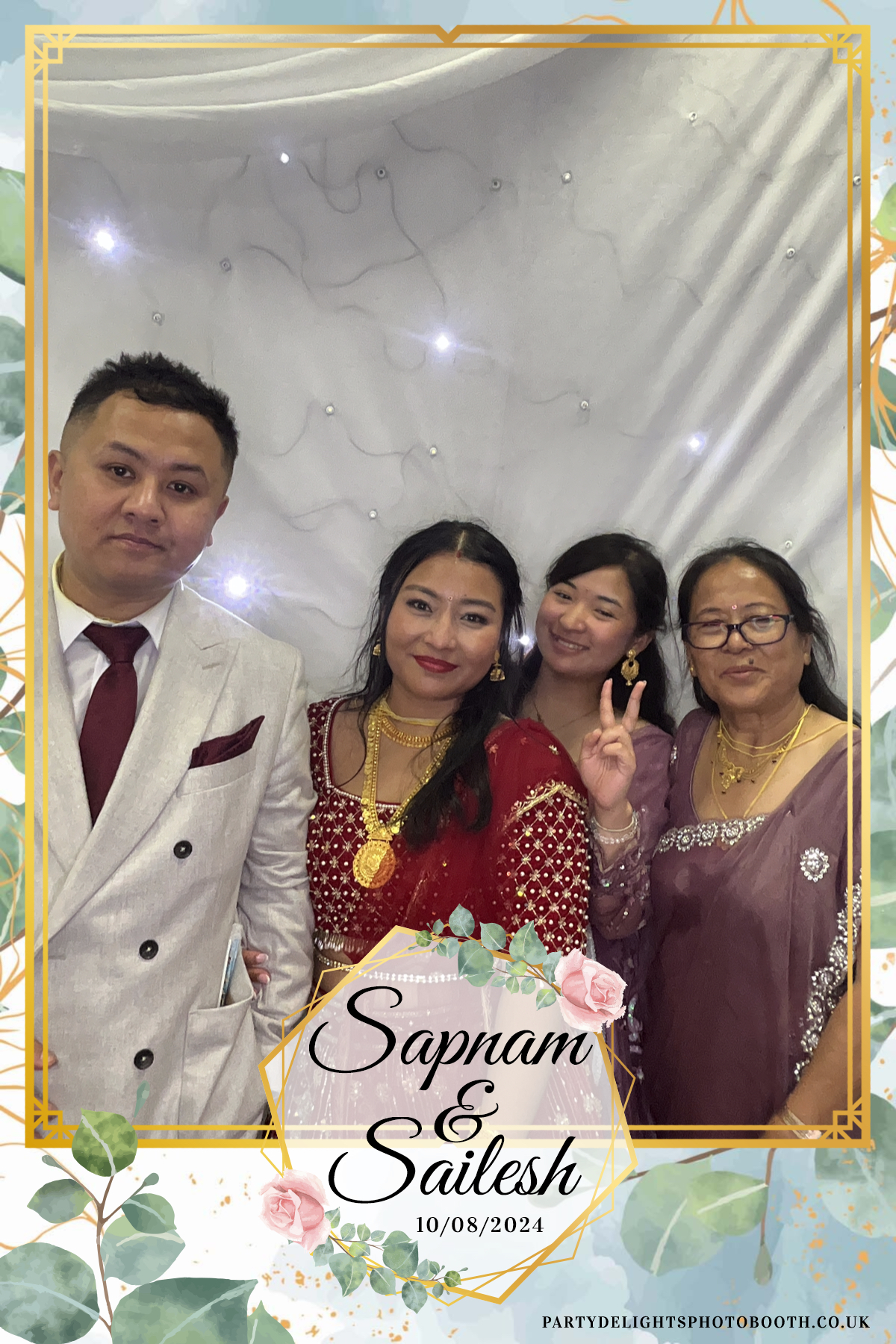 Sapnam & Sailesh Wedding | View more photos from the event at gallery.partydelightsphotobooth.co.uk/u/PartyDelightsPhotoBooth/Sapnam-Sailesh-Wedding