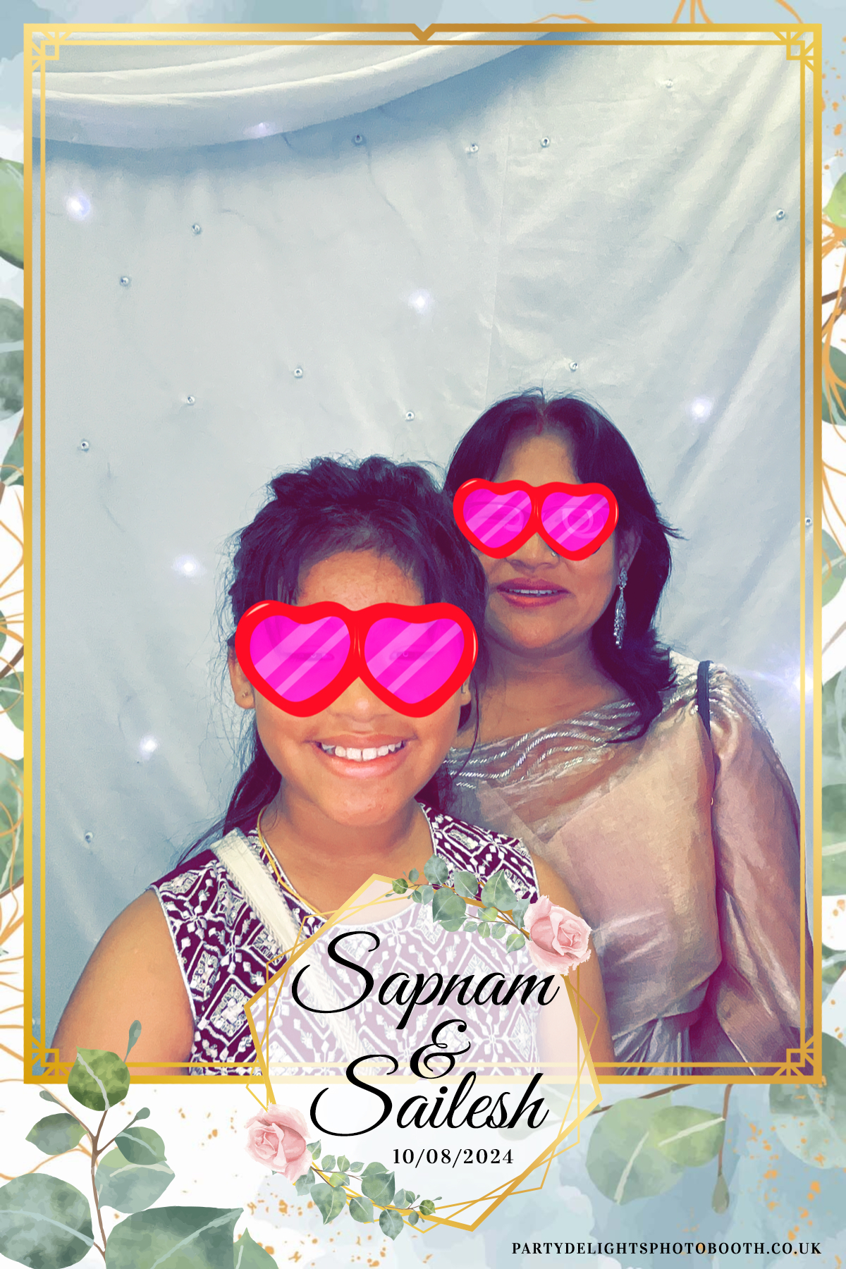 Sapnam & Sailesh Wedding | View more photos from the event at gallery.partydelightsphotobooth.co.uk/u/PartyDelightsPhotoBooth/Sapnam-Sailesh-Wedding