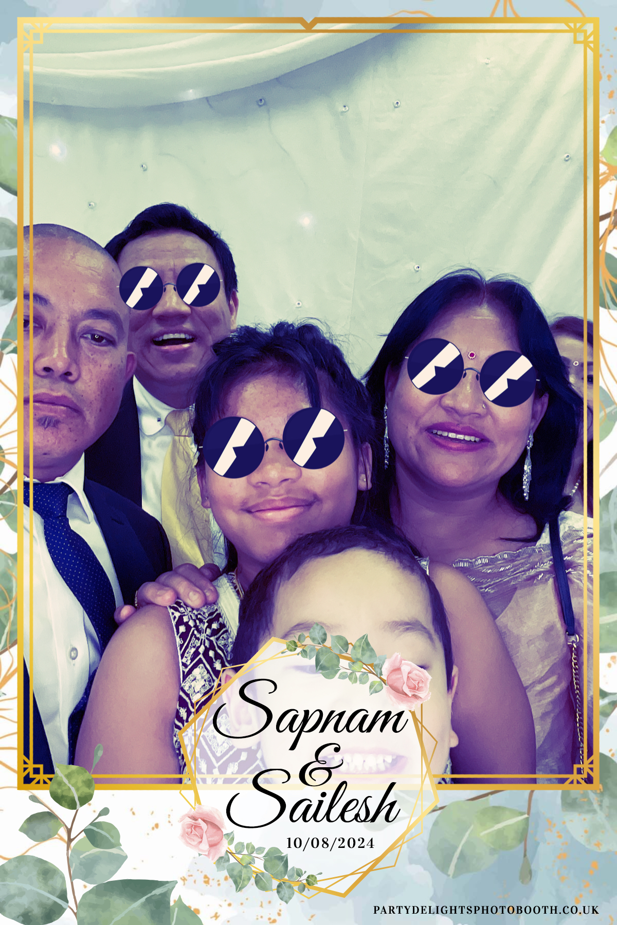 Sapnam & Sailesh Wedding | View more photos from the event at gallery.partydelightsphotobooth.co.uk/u/PartyDelightsPhotoBooth/Sapnam-Sailesh-Wedding