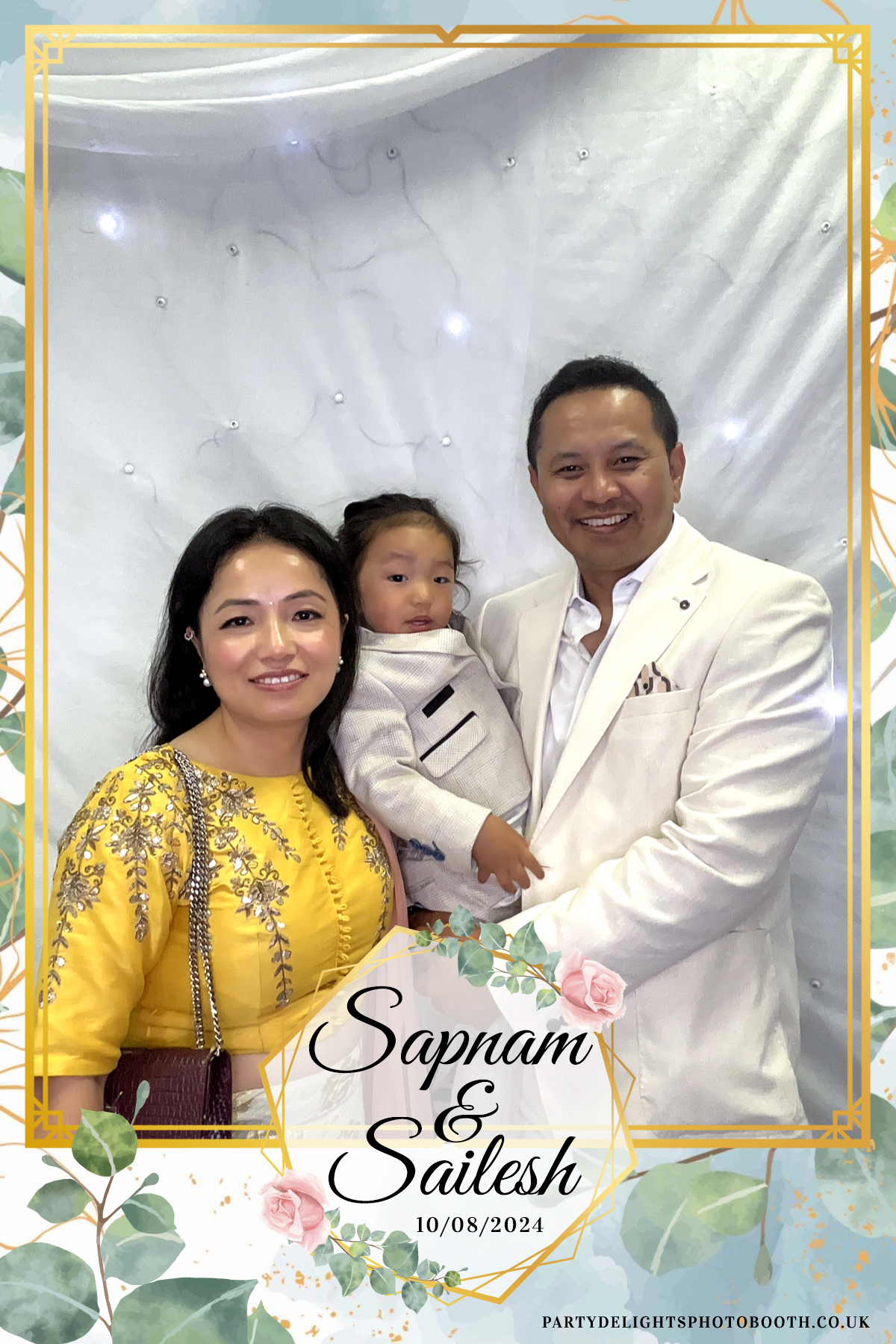 Sapnam & Sailesh Wedding | View more photos from the event at gallery.partydelightsphotobooth.co.uk/u/PartyDelightsPhotoBooth/Sapnam-Sailesh-Wedding