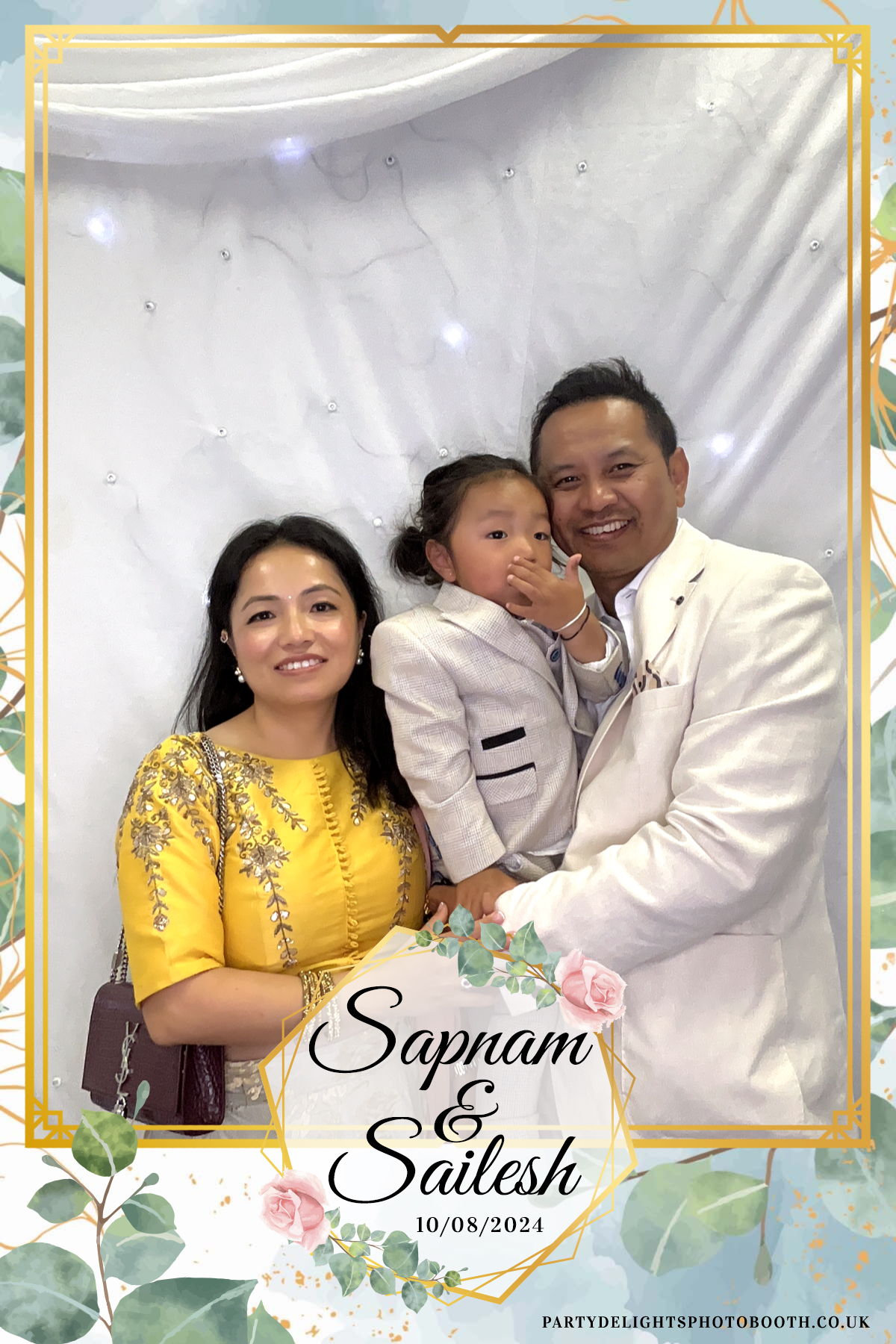 Sapnam & Sailesh Wedding | View more photos from the event at gallery.partydelightsphotobooth.co.uk/u/PartyDelightsPhotoBooth/Sapnam-Sailesh-Wedding