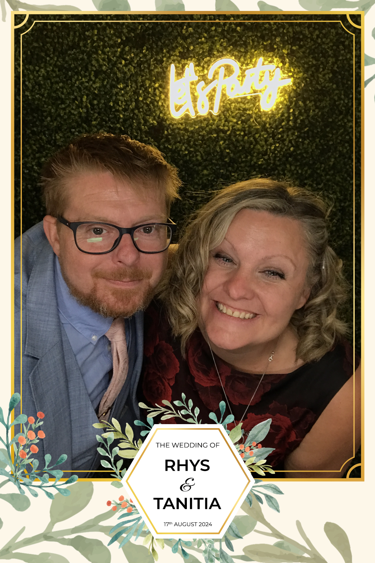 Tanitia & Rhys’ Wedding | View more photos from the event at gallery.partydelightsphotobooth.co.uk/u/PartyDelightsPhotoBooth/Tanitia-Rhys’-Wedding