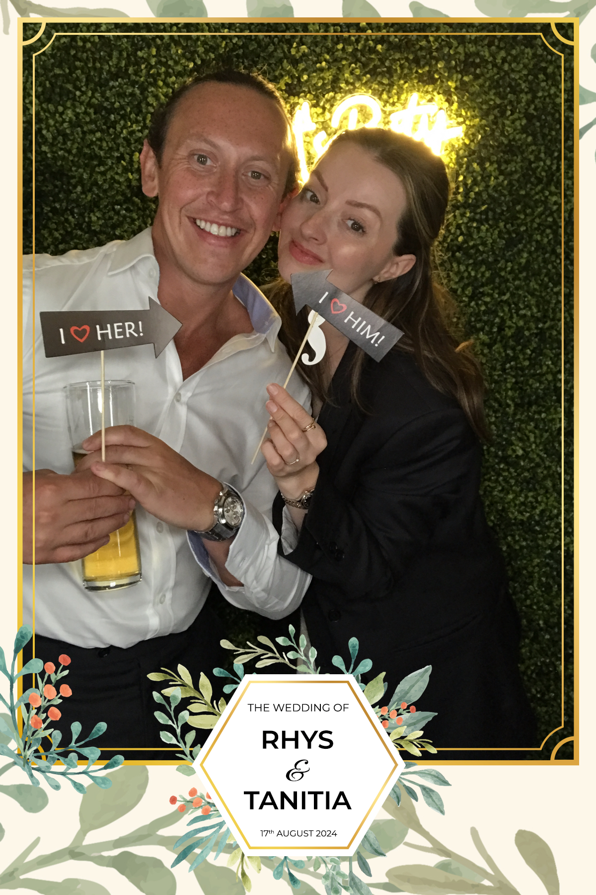 Tanitia & Rhys’ Wedding | View more photos from the event at gallery.partydelightsphotobooth.co.uk/u/PartyDelightsPhotoBooth/Tanitia-Rhys’-Wedding