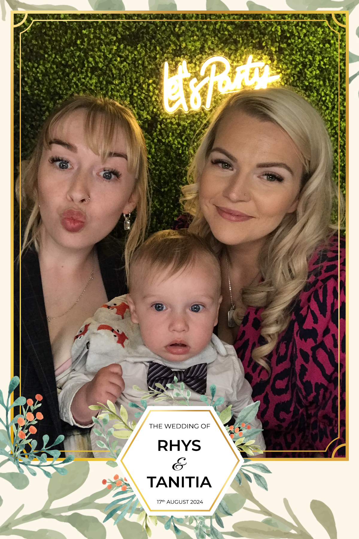 Tanitia & Rhys’ Wedding | View more photos from the event at gallery.partydelightsphotobooth.co.uk/u/PartyDelightsPhotoBooth/Tanitia-Rhys’-Wedding