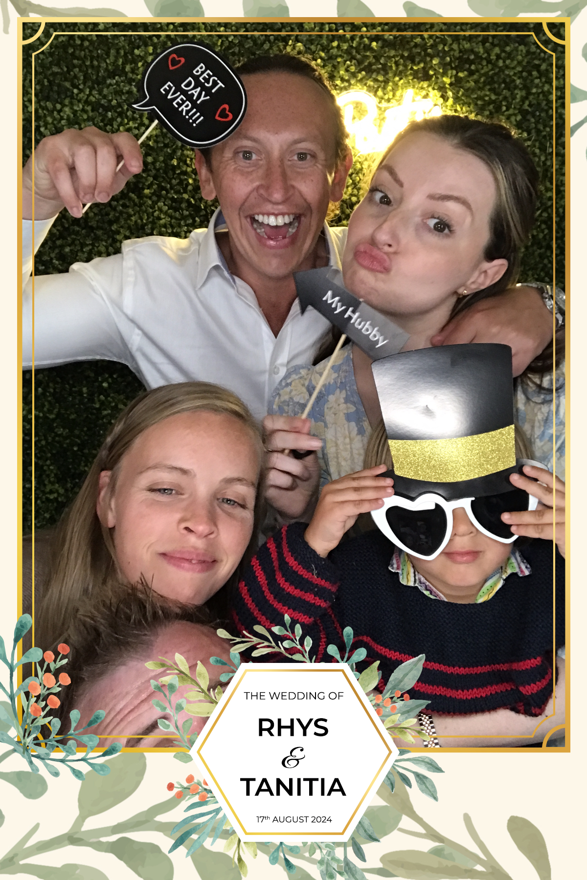 Tanitia & Rhys’ Wedding | View more photos from the event at gallery.partydelightsphotobooth.co.uk/u/PartyDelightsPhotoBooth/Tanitia-Rhys’-Wedding