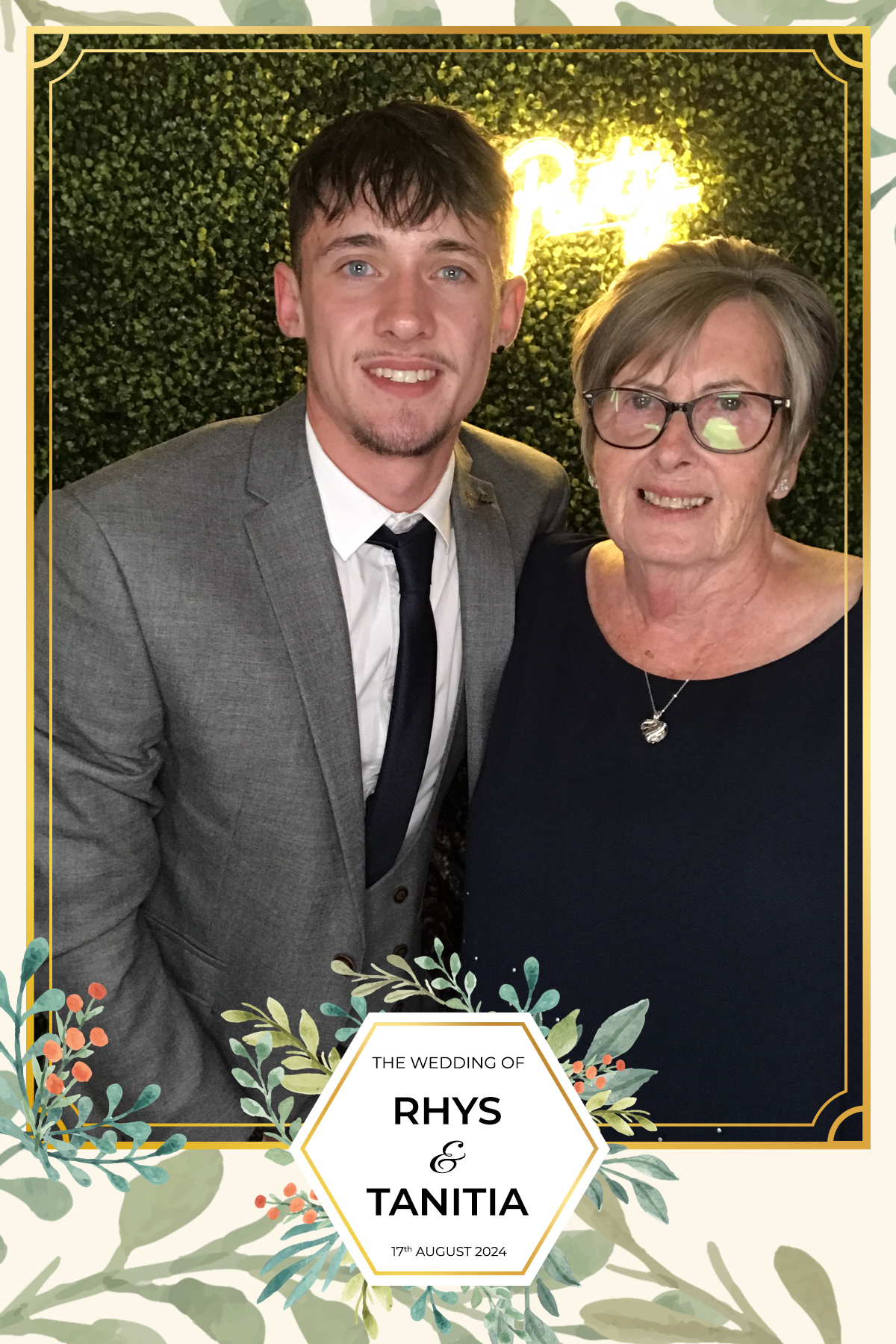 Tanitia & Rhys’ Wedding | View more photos from the event at gallery.partydelightsphotobooth.co.uk/u/PartyDelightsPhotoBooth/Tanitia-Rhys’-Wedding