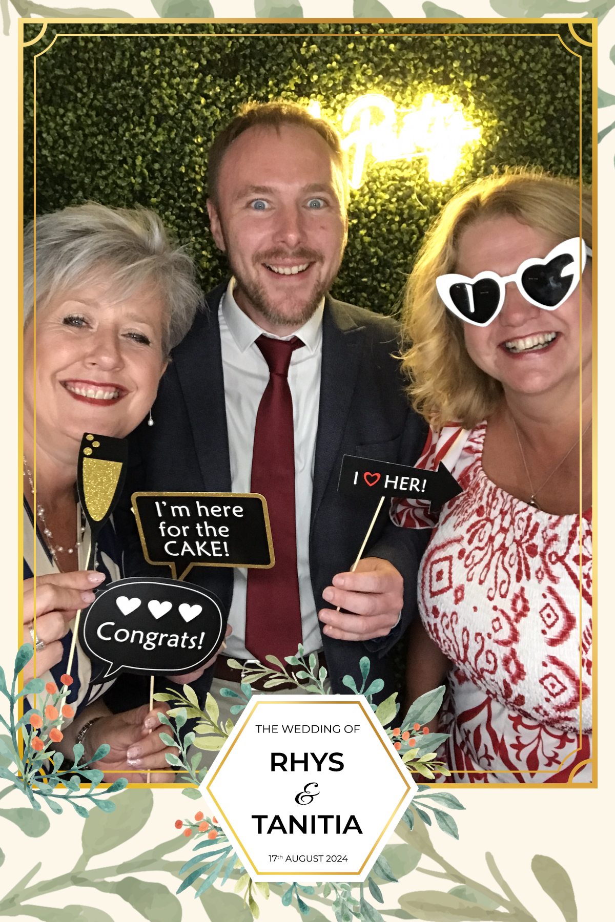 Tanitia & Rhys’ Wedding | View more photos from the event at gallery.partydelightsphotobooth.co.uk/u/PartyDelightsPhotoBooth/Tanitia-Rhys’-Wedding