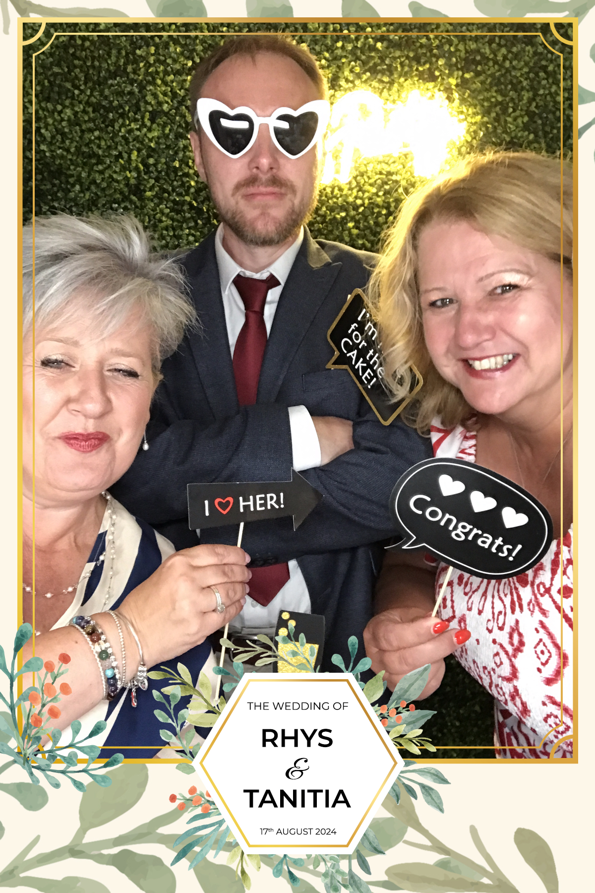 Tanitia & Rhys’ Wedding | View more photos from the event at gallery.partydelightsphotobooth.co.uk/u/PartyDelightsPhotoBooth/Tanitia-Rhys’-Wedding