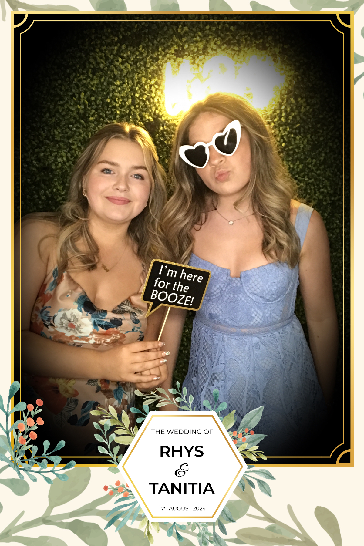 Tanitia & Rhys’ Wedding | View more photos from the event at gallery.partydelightsphotobooth.co.uk/u/PartyDelightsPhotoBooth/Tanitia-Rhys’-Wedding