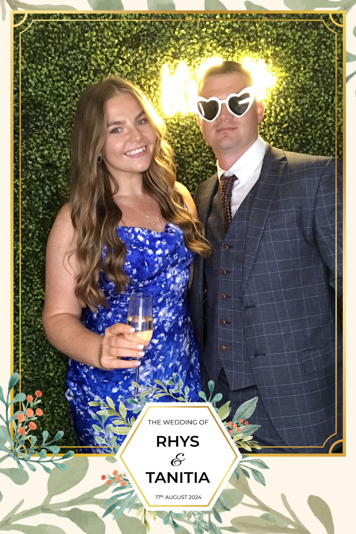 Tanitia & Rhys’ Wedding | View more photos from the event at gallery.partydelightsphotobooth.co.uk/u/PartyDelightsPhotoBooth/Tanitia-Rhys’-Wedding