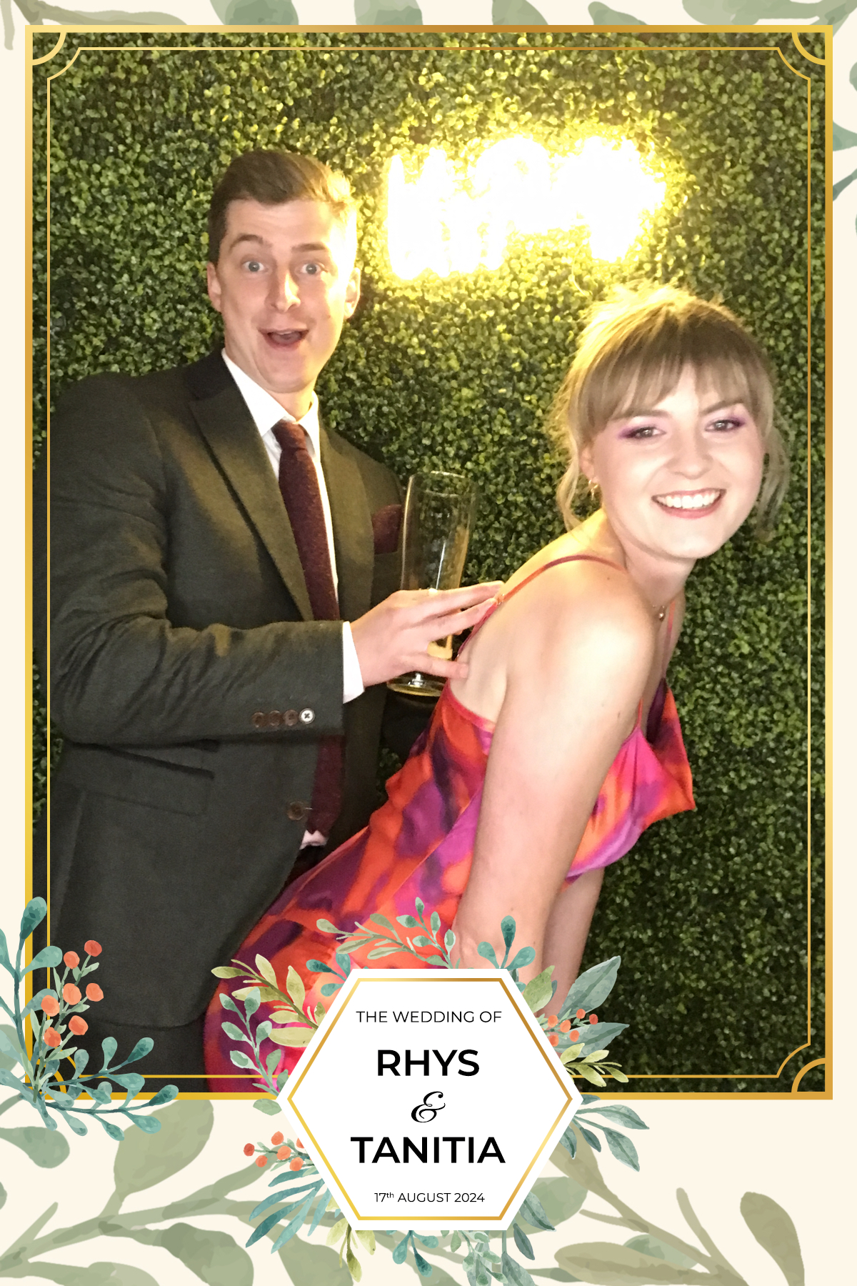 Tanitia & Rhys’ Wedding | View more photos from the event at gallery.partydelightsphotobooth.co.uk/u/PartyDelightsPhotoBooth/Tanitia-Rhys’-Wedding