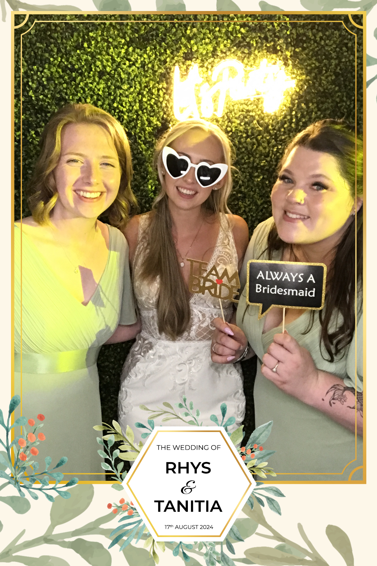 Tanitia & Rhys’ Wedding | View more photos from the event at gallery.partydelightsphotobooth.co.uk/u/PartyDelightsPhotoBooth/Tanitia-Rhys’-Wedding