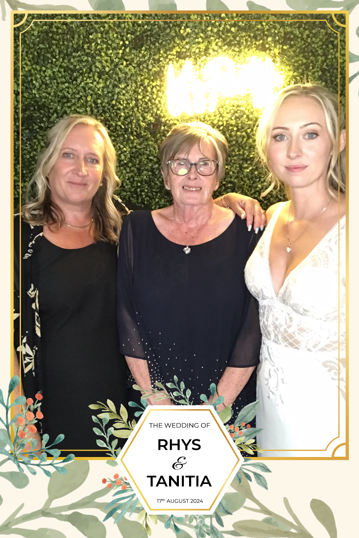 Tanitia & Rhys’ Wedding | View more photos from the event at gallery.partydelightsphotobooth.co.uk/u/PartyDelightsPhotoBooth/Tanitia-Rhys’-Wedding