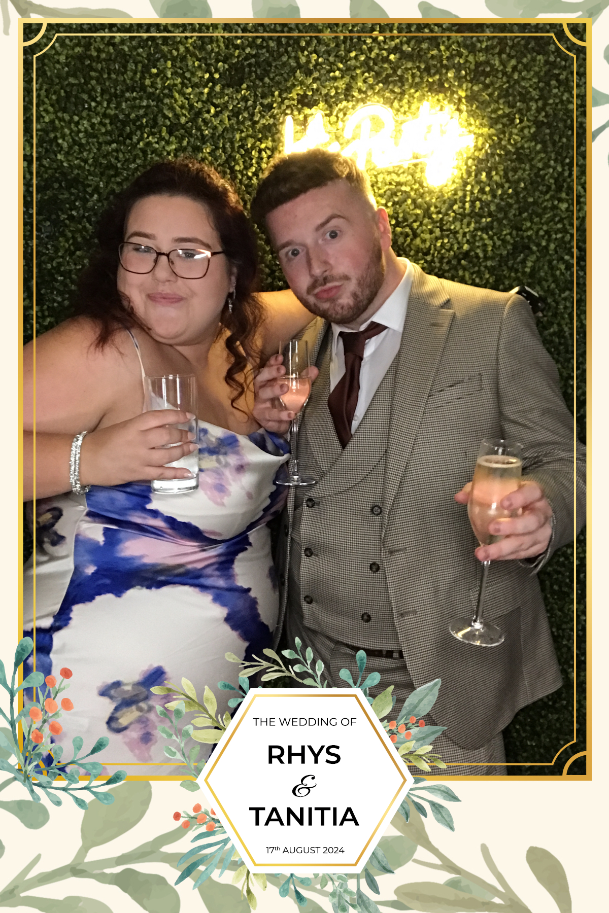 Tanitia & Rhys’ Wedding | View more photos from the event at gallery.partydelightsphotobooth.co.uk/u/PartyDelightsPhotoBooth/Tanitia-Rhys’-Wedding