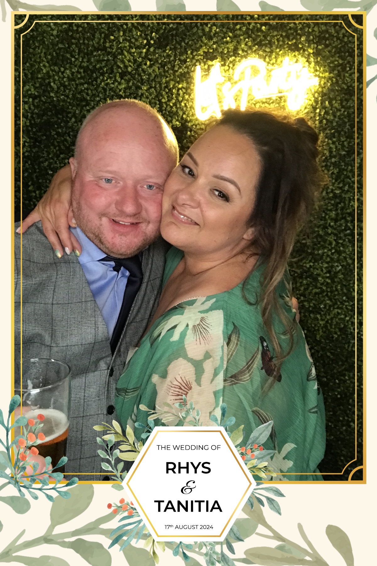 Tanitia & Rhys’ Wedding | View more photos from the event at gallery.partydelightsphotobooth.co.uk/u/PartyDelightsPhotoBooth/Tanitia-Rhys’-Wedding
