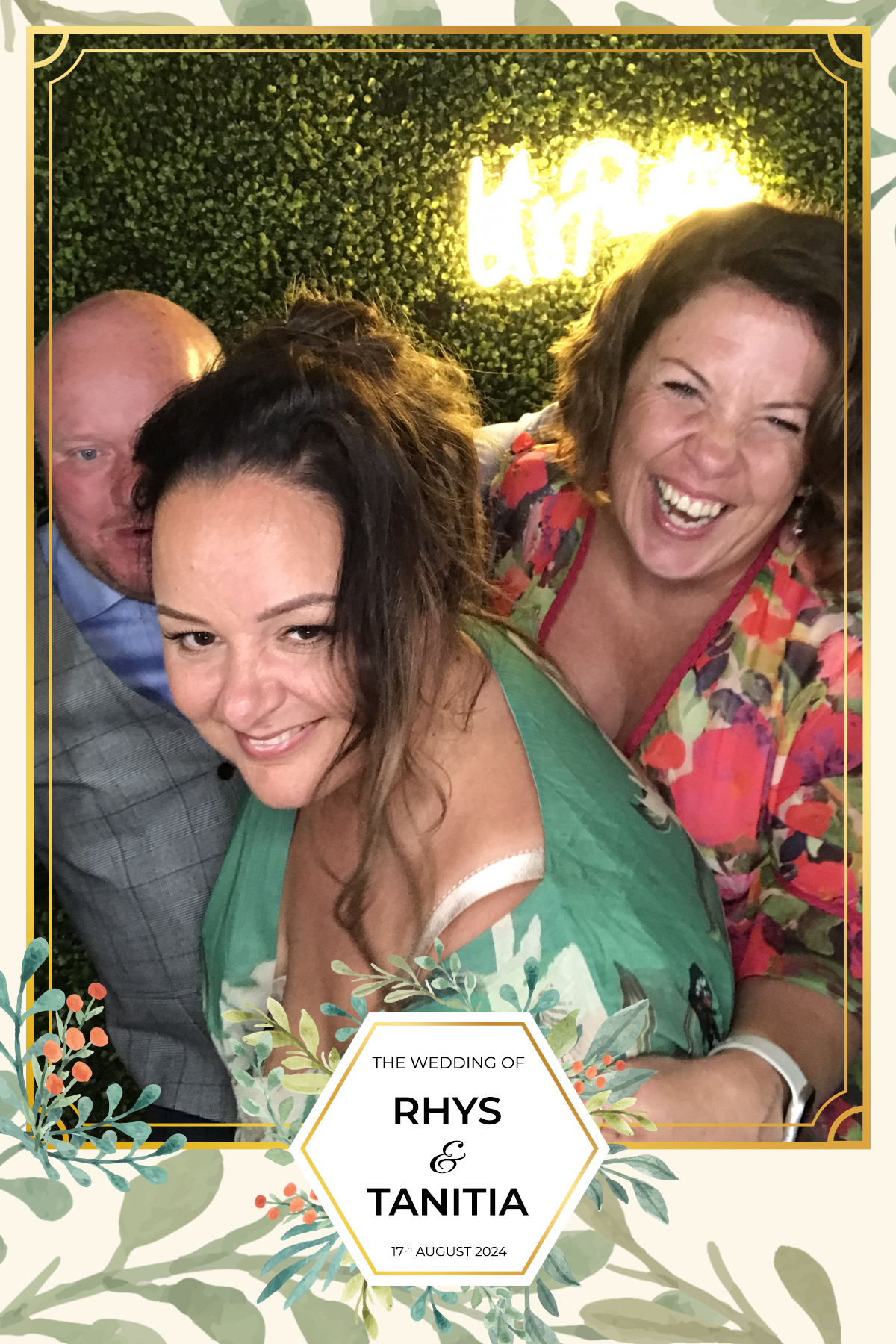 Tanitia & Rhys’ Wedding | View more photos from the event at gallery.partydelightsphotobooth.co.uk/u/PartyDelightsPhotoBooth/Tanitia-Rhys’-Wedding