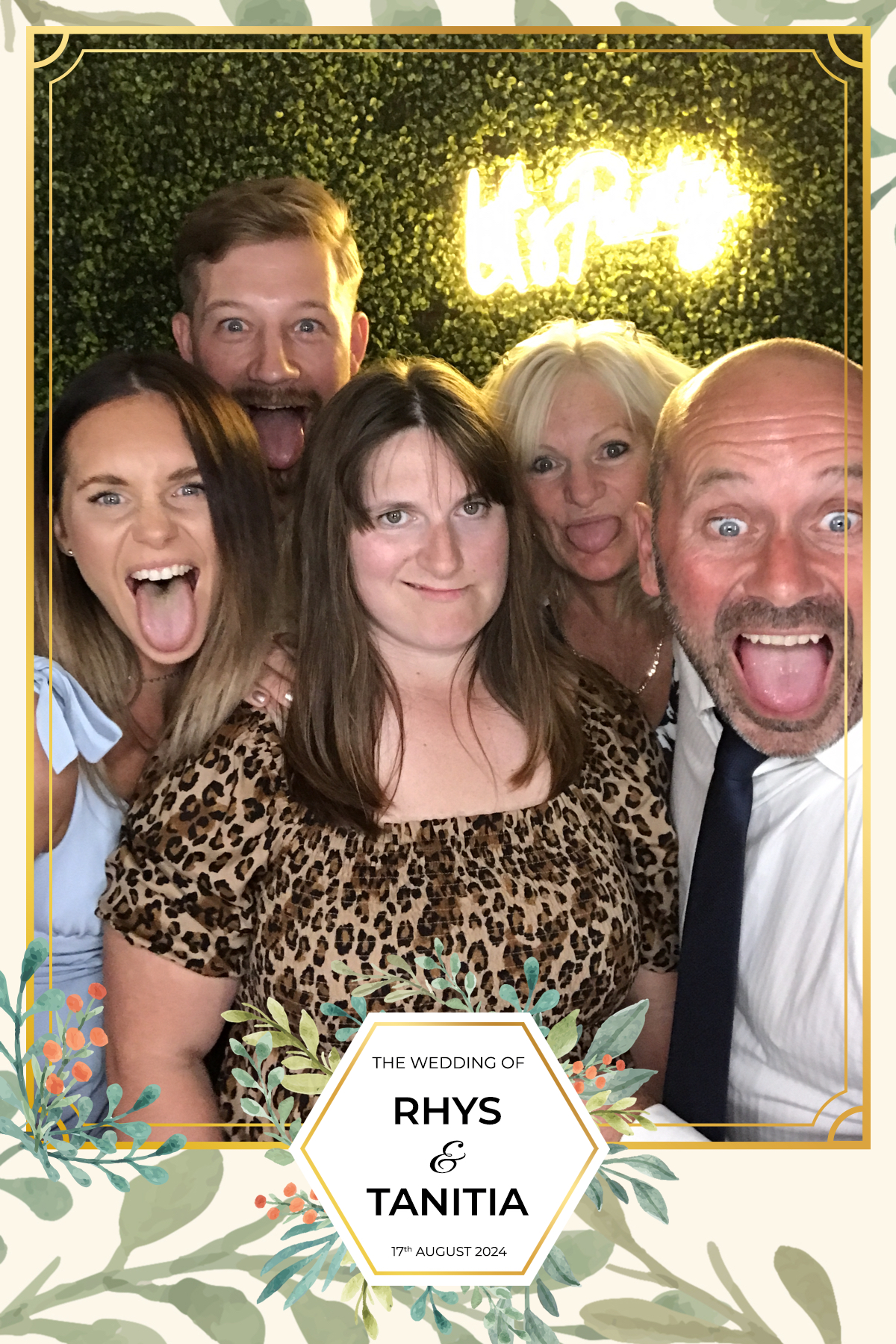 Tanitia & Rhys’ Wedding | View more photos from the event at gallery.partydelightsphotobooth.co.uk/u/PartyDelightsPhotoBooth/Tanitia-Rhys’-Wedding