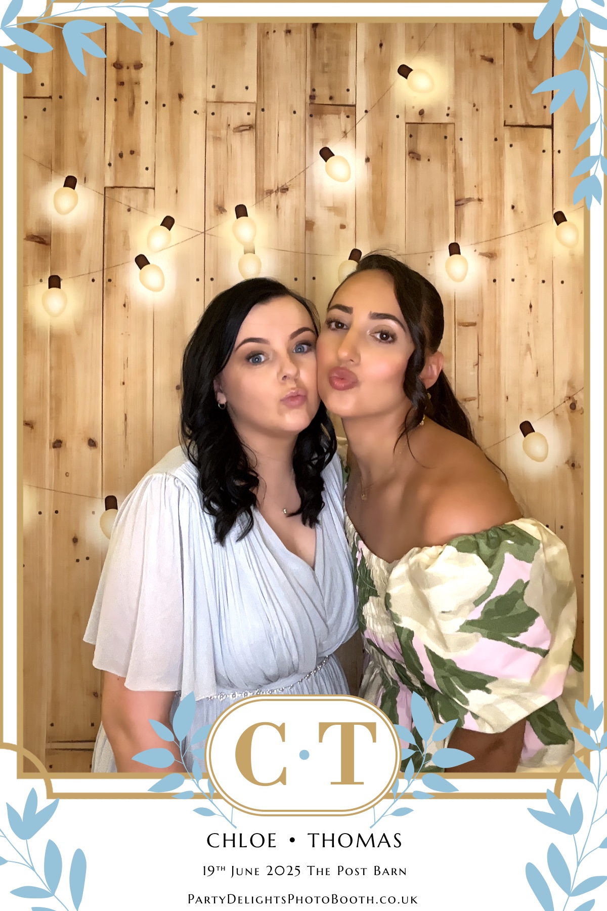 Chloe & Tom’s Wedding | View more photos from the event at gallery.partydelightsphotobooth.co.uk/u/PartyDelightsPhotoBooth/Chloe-Tom’s-Wedding