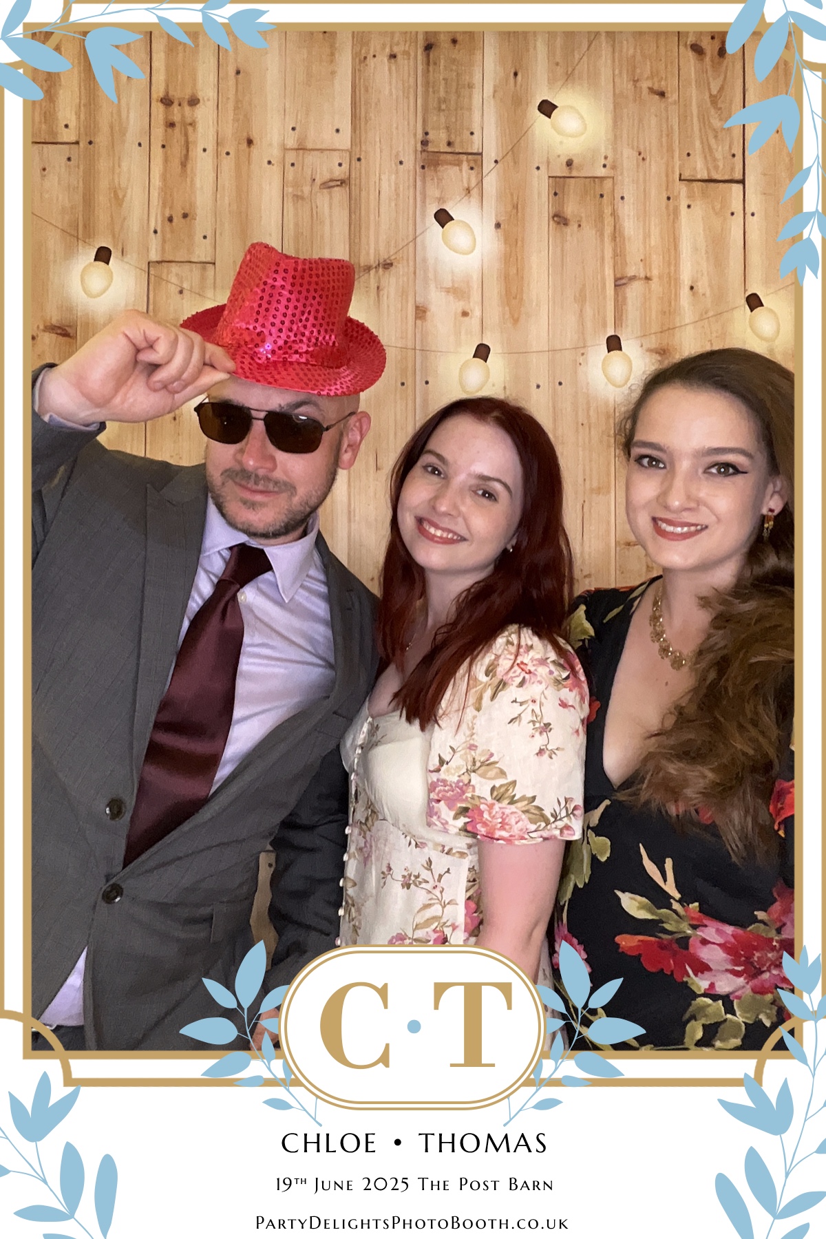 Chloe & Tom’s Wedding | View more photos from the event at gallery.partydelightsphotobooth.co.uk/u/PartyDelightsPhotoBooth/Chloe-Tom’s-Wedding