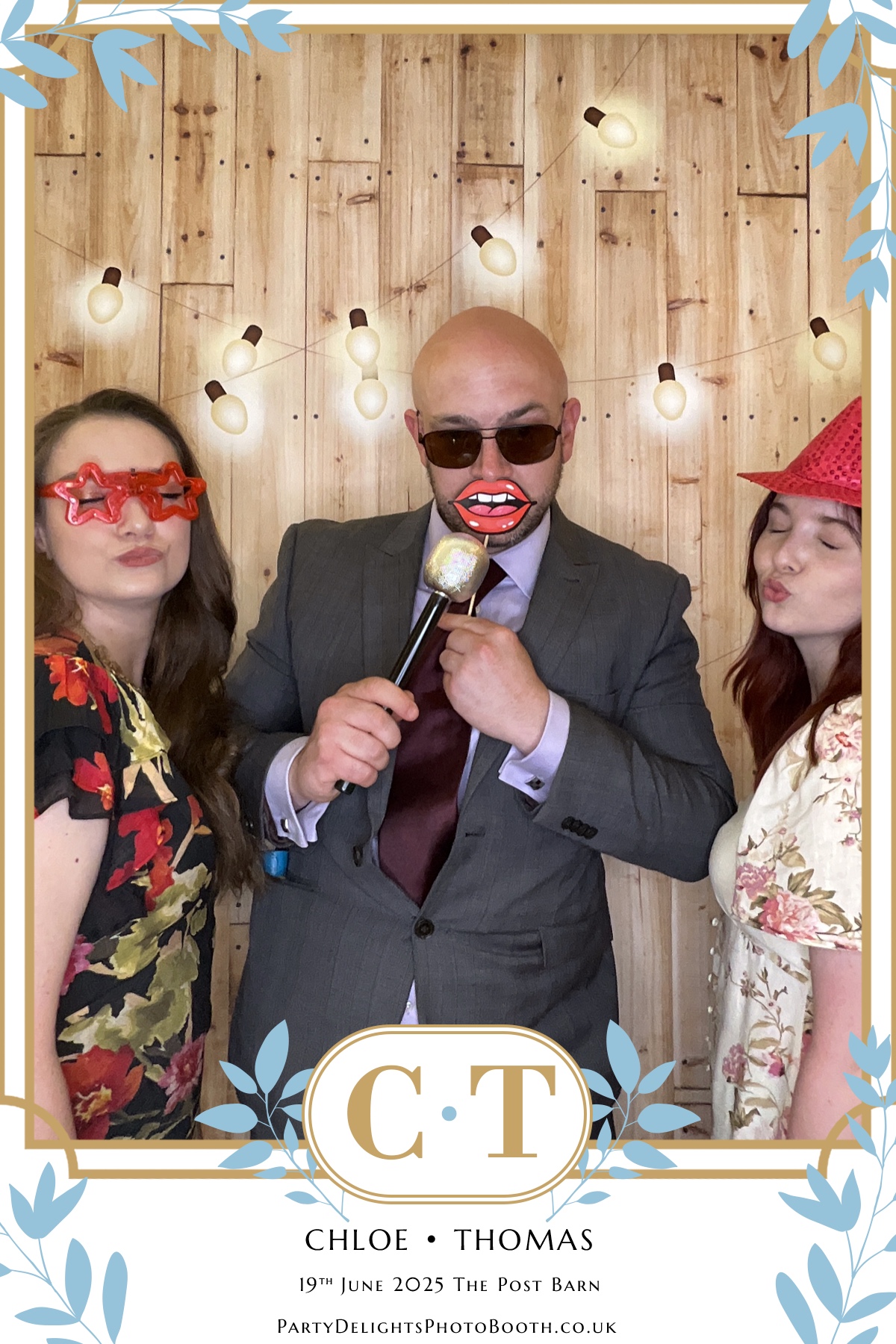 Chloe & Tom’s Wedding | View more photos from the event at gallery.partydelightsphotobooth.co.uk/u/PartyDelightsPhotoBooth/Chloe-Tom’s-Wedding