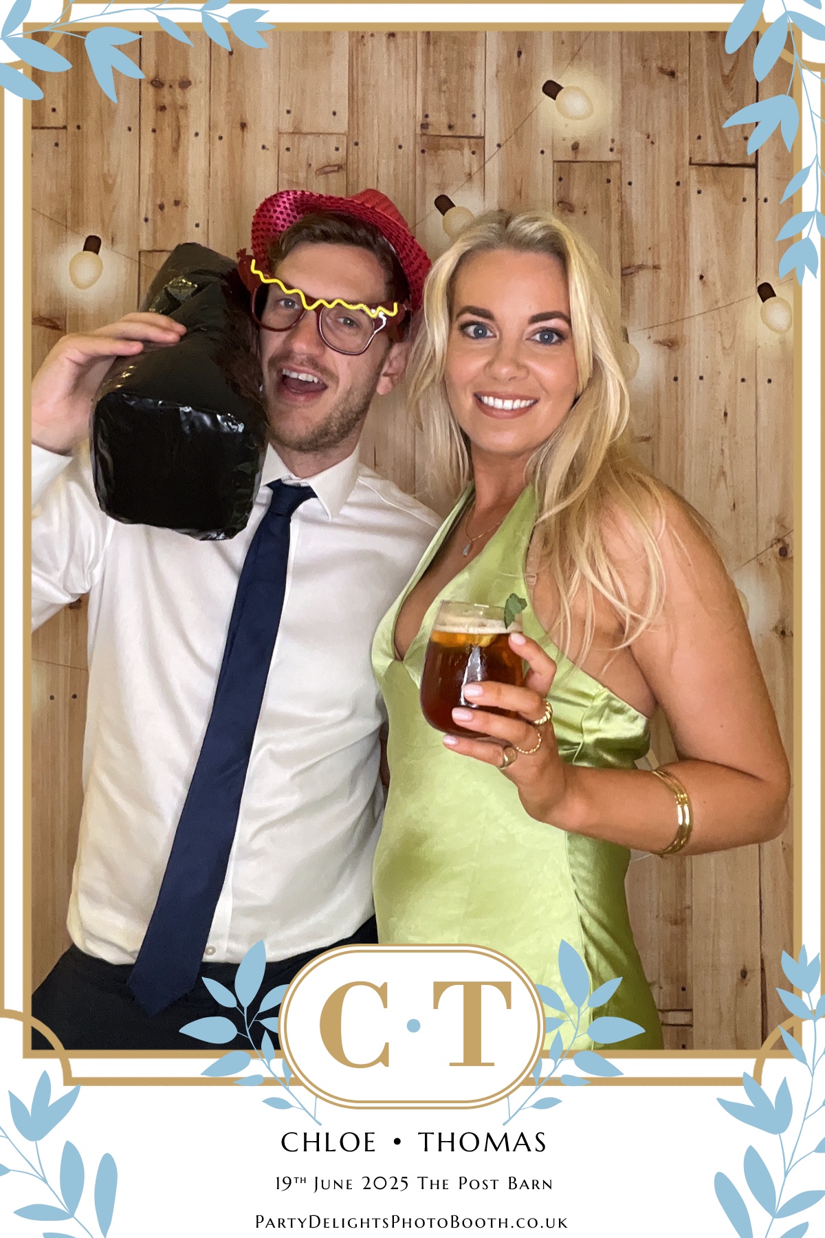 Chloe & Tom’s Wedding | View more photos from the event at gallery.partydelightsphotobooth.co.uk/u/PartyDelightsPhotoBooth/Chloe-Tom’s-Wedding