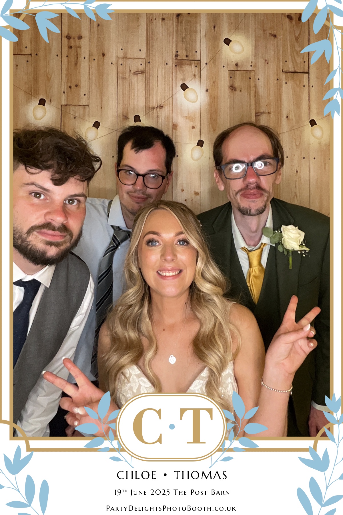 Chloe & Tom’s Wedding | View more photos from the event at gallery.partydelightsphotobooth.co.uk/u/PartyDelightsPhotoBooth/Chloe-Tom’s-Wedding