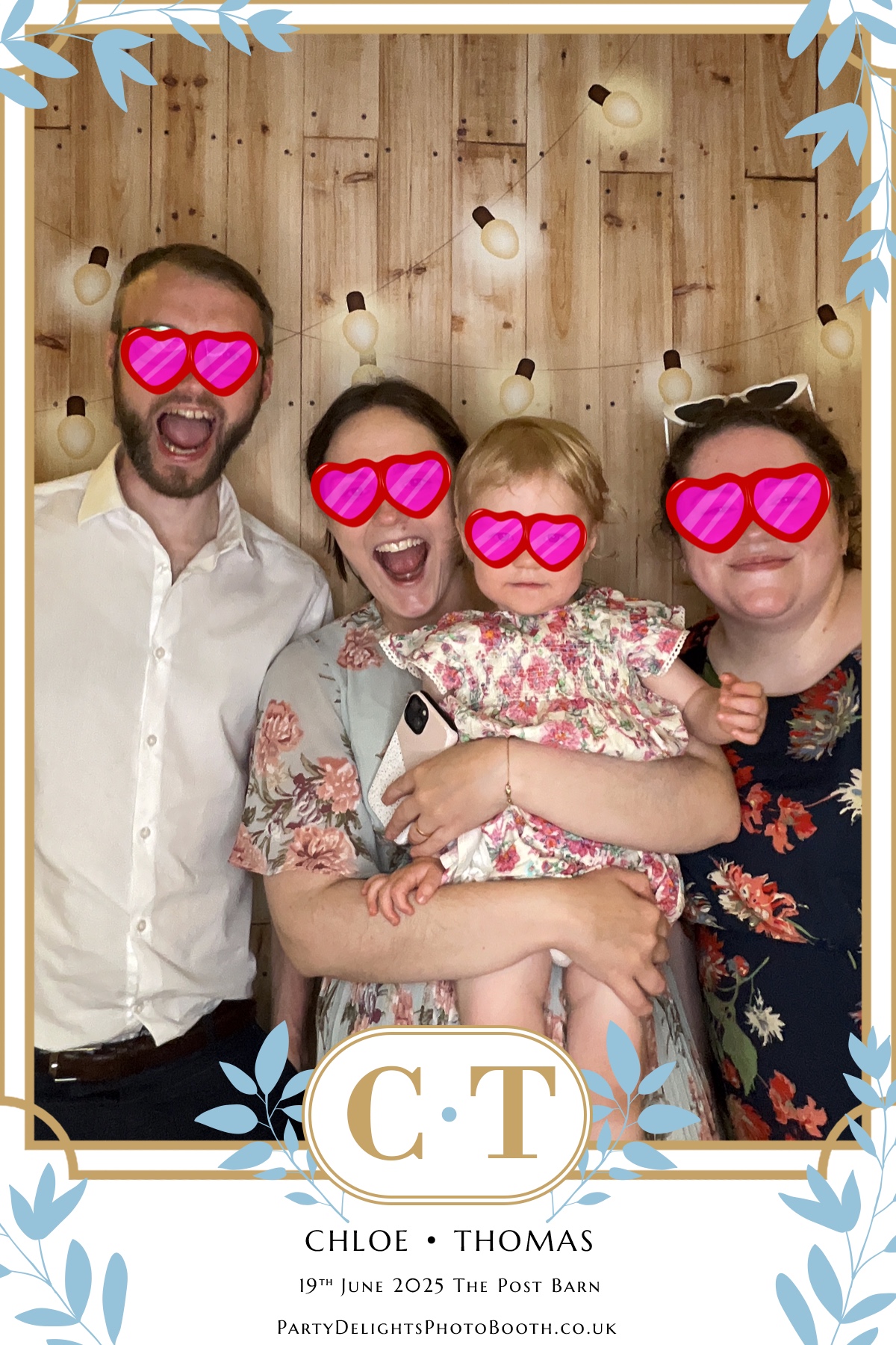 Chloe & Tom’s Wedding | View more photos from the event at gallery.partydelightsphotobooth.co.uk/u/PartyDelightsPhotoBooth/Chloe-Tom’s-Wedding