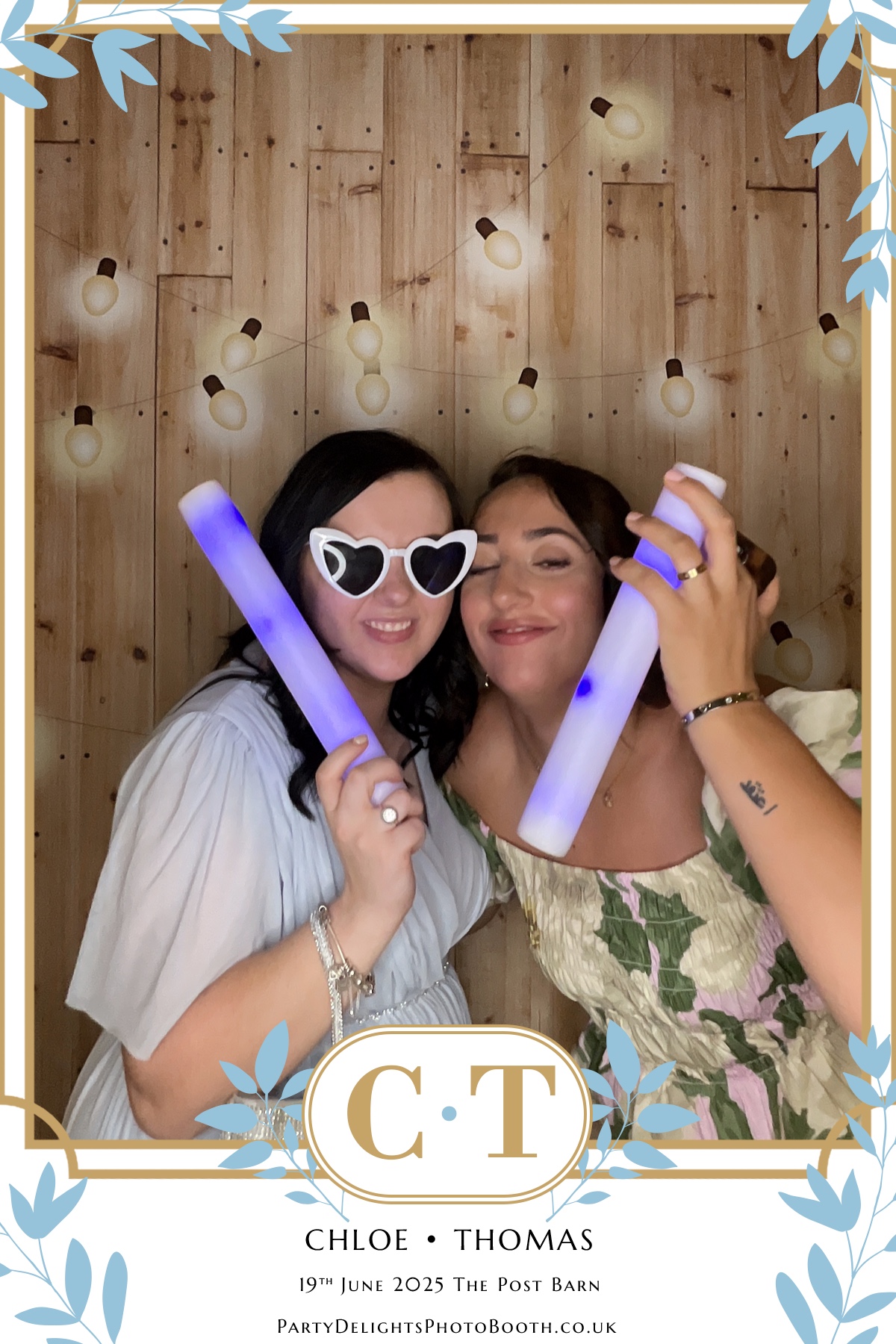 Chloe & Tom’s Wedding | View more photos from the event at gallery.partydelightsphotobooth.co.uk/u/PartyDelightsPhotoBooth/Chloe-Tom’s-Wedding