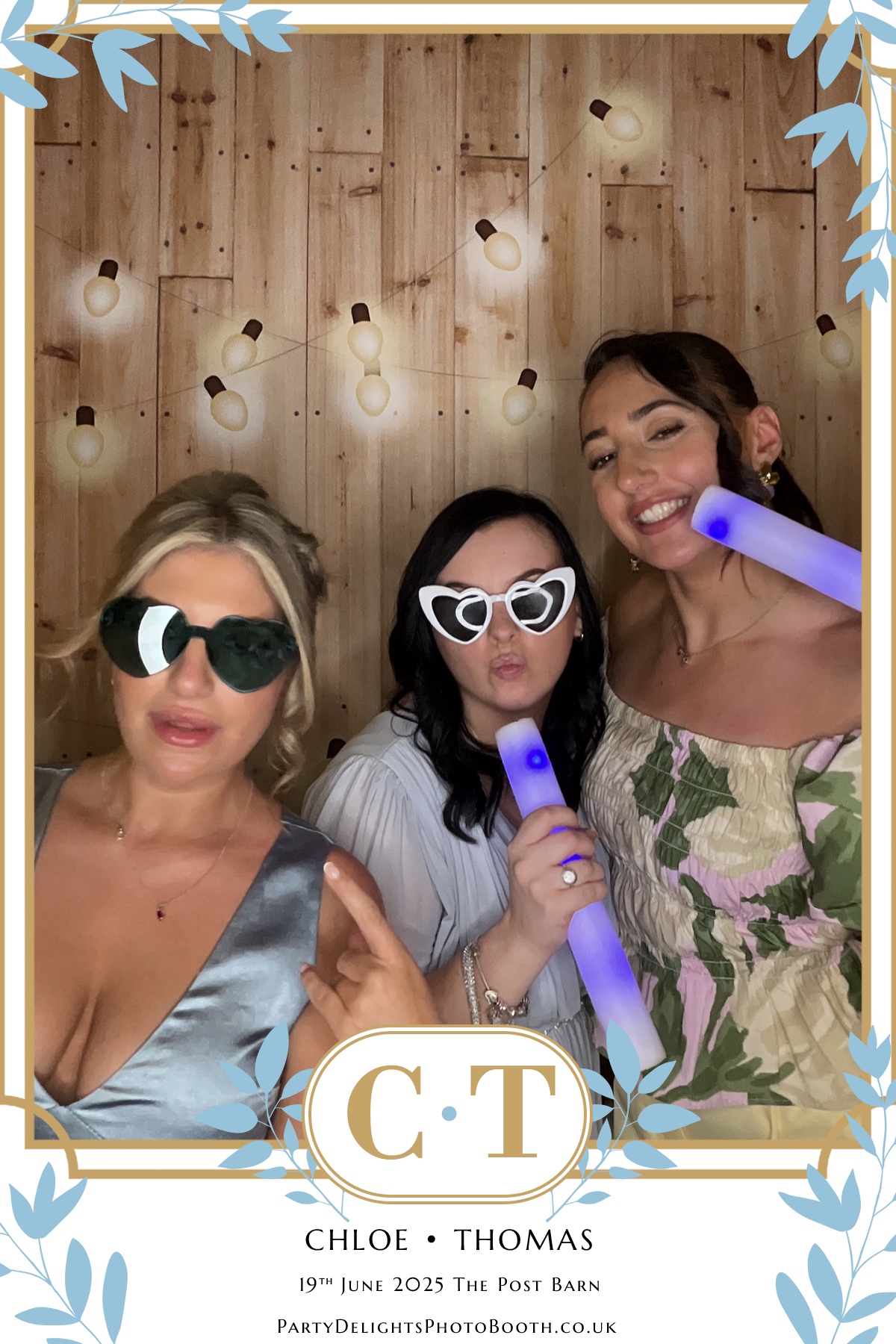 Chloe & Tom’s Wedding | View more photos from the event at gallery.partydelightsphotobooth.co.uk/u/PartyDelightsPhotoBooth/Chloe-Tom’s-Wedding