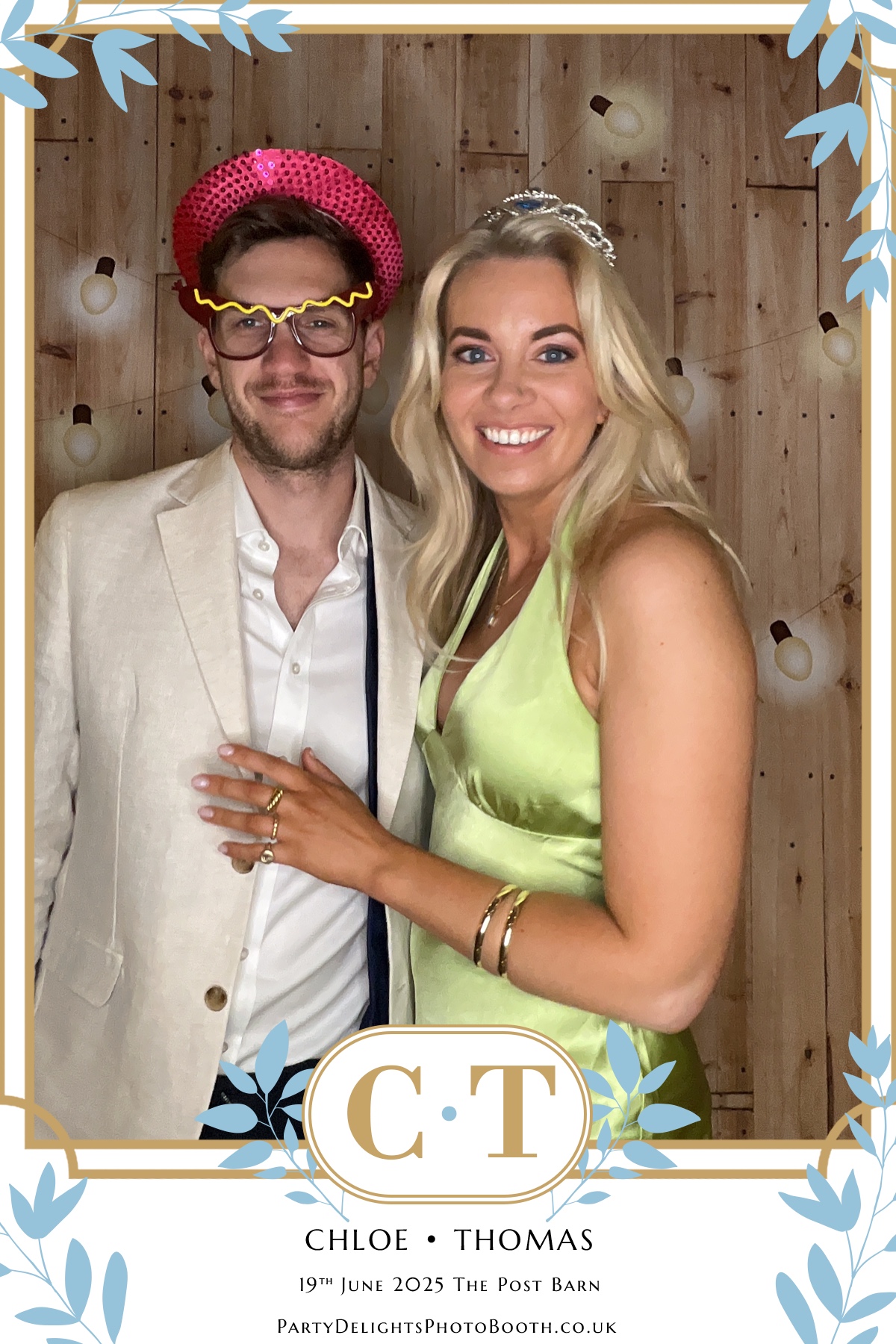 Chloe & Tom’s Wedding | View more photos from the event at gallery.partydelightsphotobooth.co.uk/u/PartyDelightsPhotoBooth/Chloe-Tom’s-Wedding