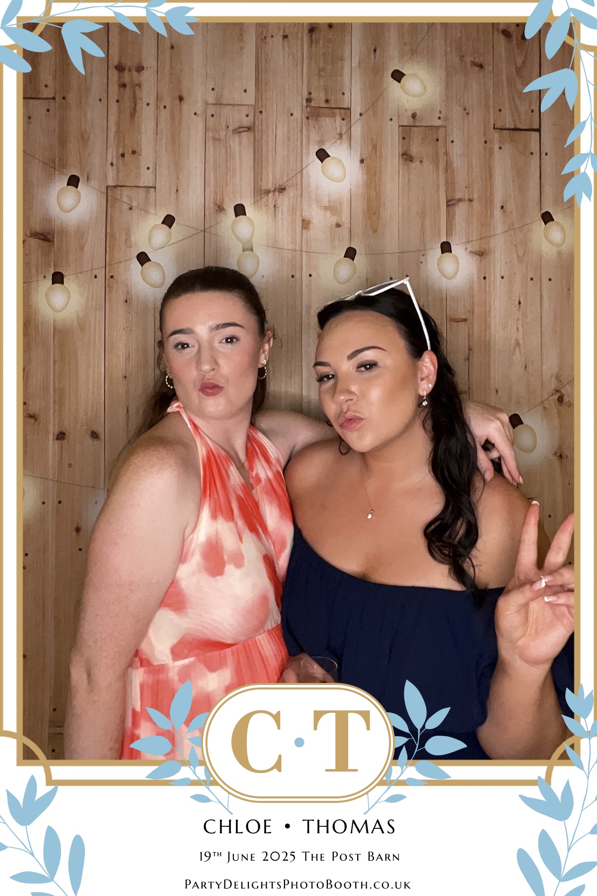 Chloe & Tom’s Wedding | View more photos from the event at gallery.partydelightsphotobooth.co.uk/u/PartyDelightsPhotoBooth/Chloe-Tom’s-Wedding