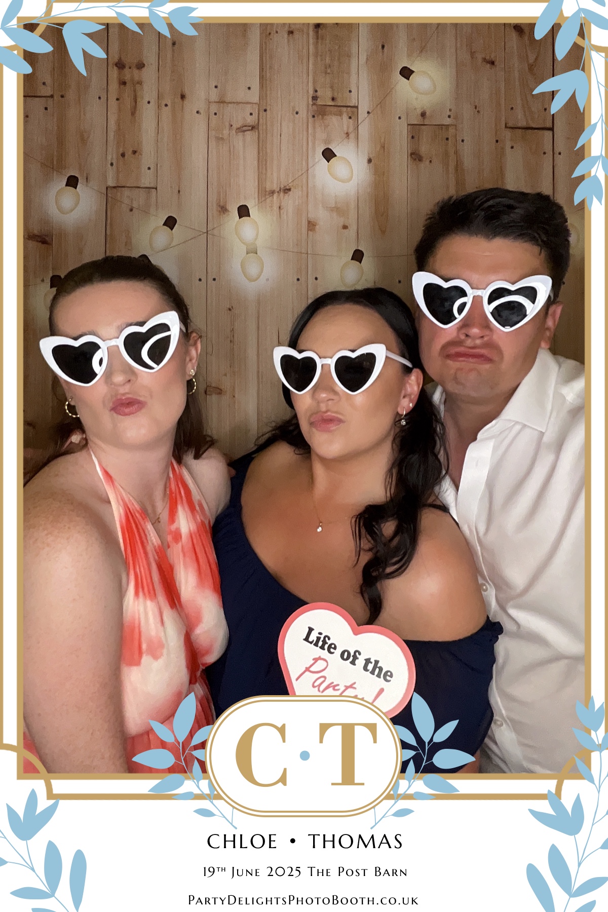 Chloe & Tom’s Wedding | View more photos from the event at gallery.partydelightsphotobooth.co.uk/u/PartyDelightsPhotoBooth/Chloe-Tom’s-Wedding
