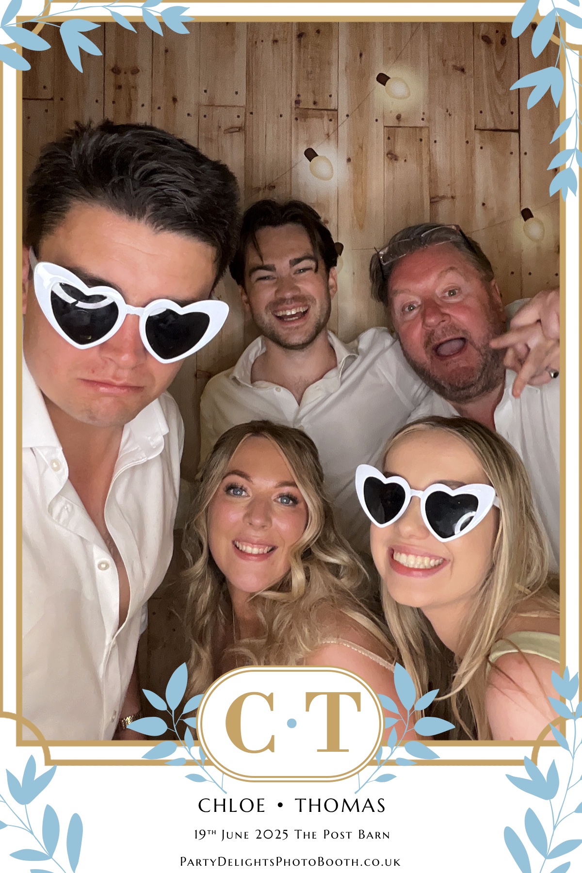 Chloe & Tom’s Wedding | View more photos from the event at gallery.partydelightsphotobooth.co.uk/u/PartyDelightsPhotoBooth/Chloe-Tom’s-Wedding