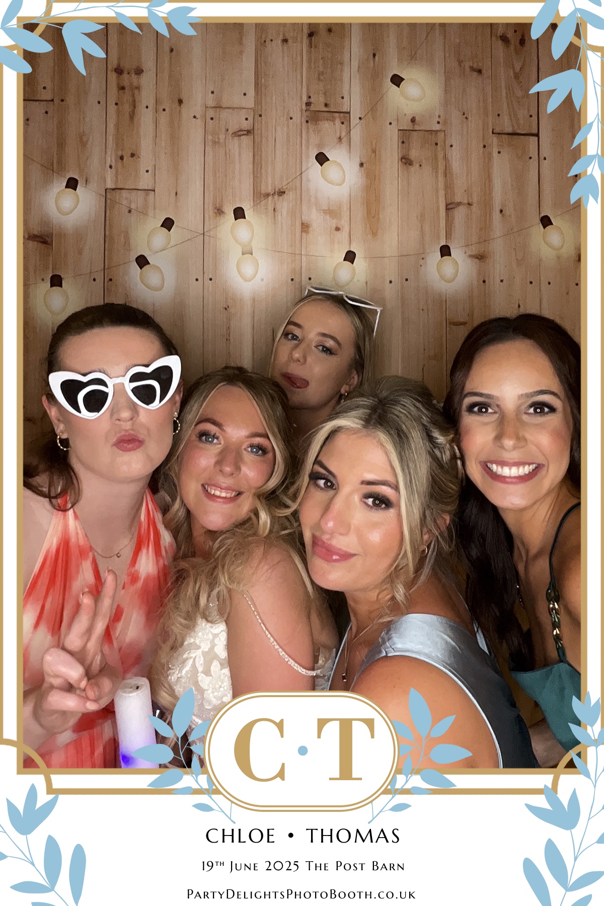 Chloe & Tom’s Wedding | View more photos from the event at gallery.partydelightsphotobooth.co.uk/u/PartyDelightsPhotoBooth/Chloe-Tom’s-Wedding