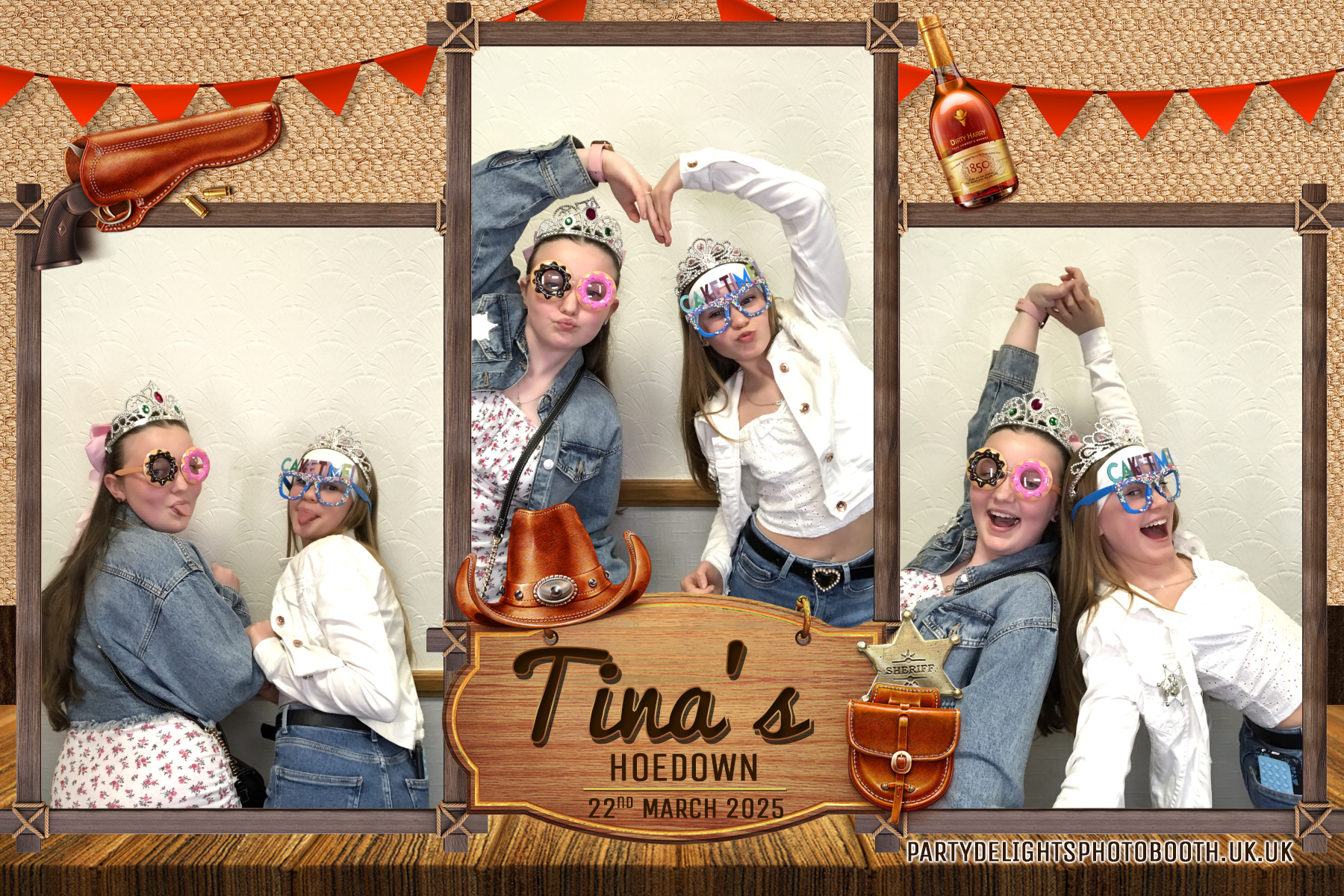 Tina's 70th Birthday | View more photos from the event at gallery.partydelightsphotobooth.co.uk/u/PartyDelightsPhotoBooth/Tinas-70th-Birthday