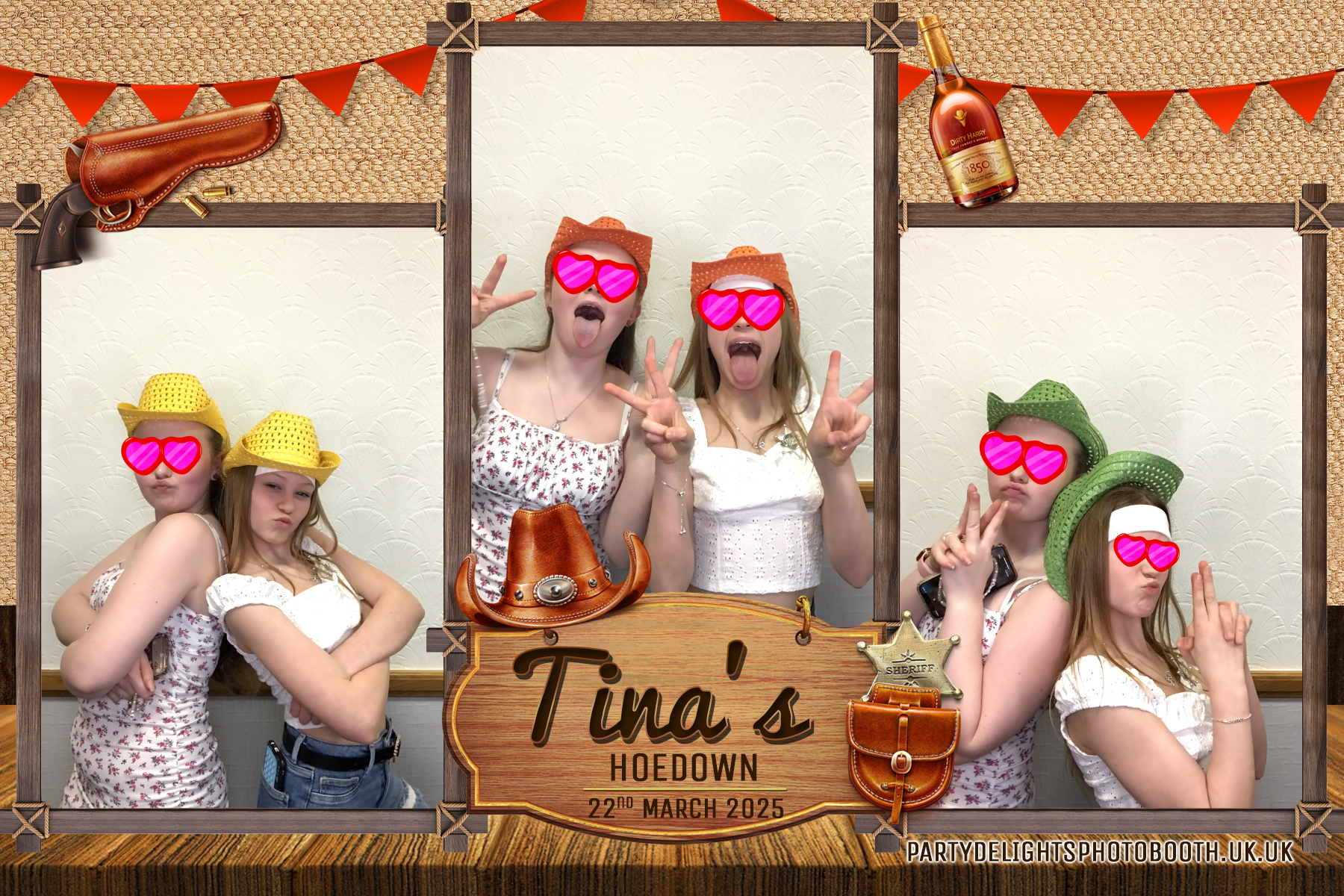 Tina's 70th Birthday | View more photos from the event at gallery.partydelightsphotobooth.co.uk/u/PartyDelightsPhotoBooth/Tinas-70th-Birthday