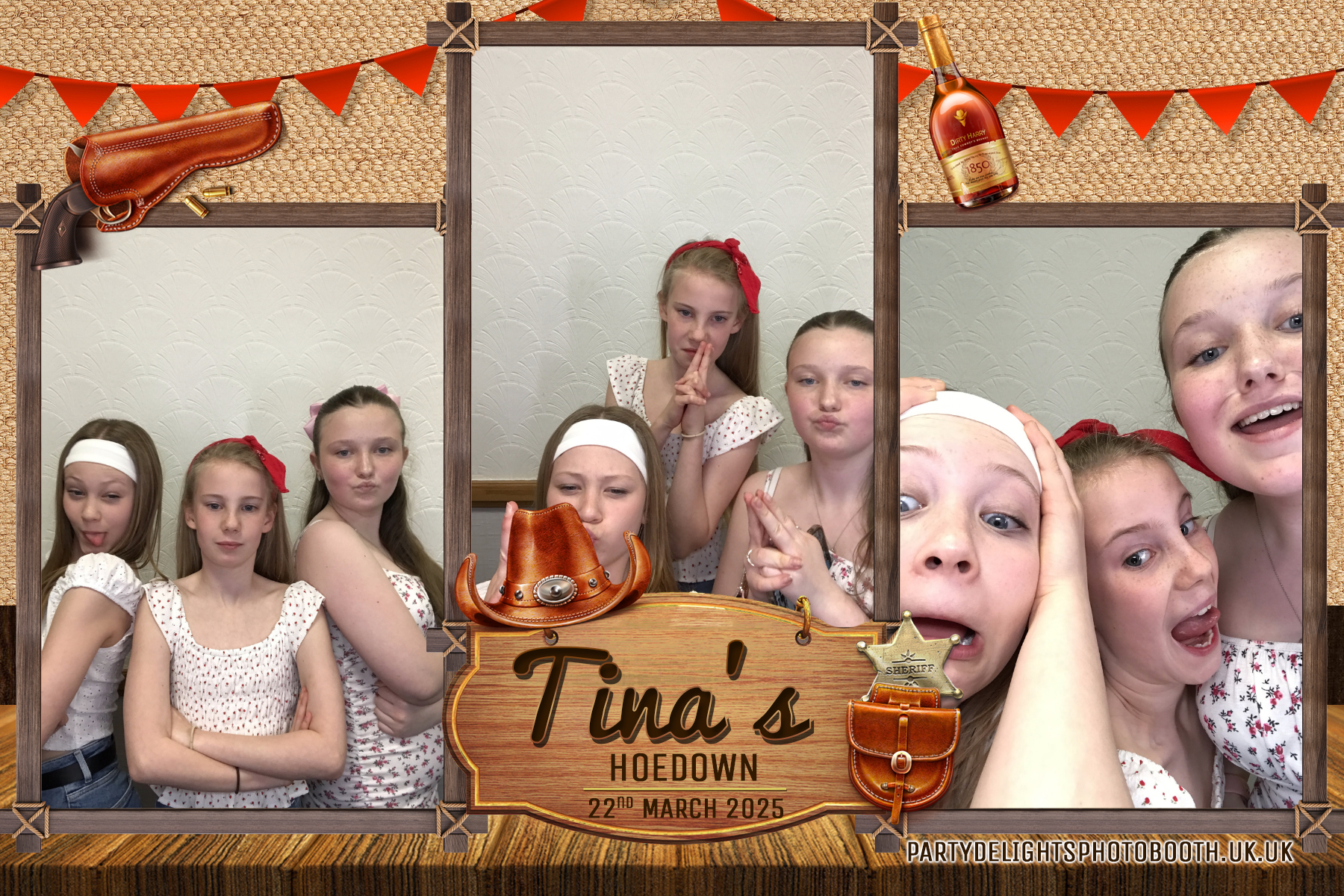 Tina's 70th Birthday | View more photos from the event at gallery.partydelightsphotobooth.co.uk/u/PartyDelightsPhotoBooth/Tinas-70th-Birthday