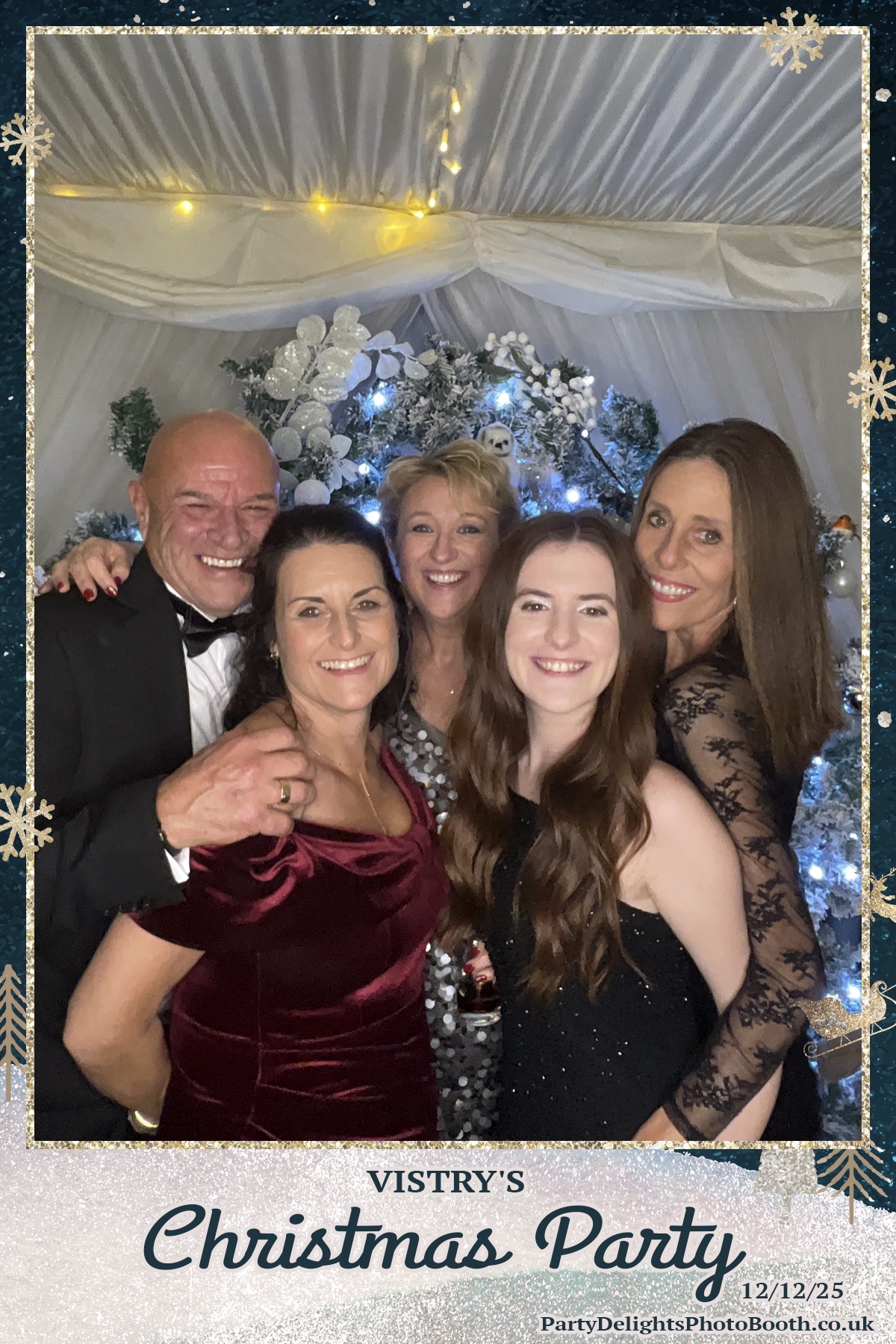 Vistry Christmas Party 2025 | View more photos from the event at gallery.partydelightsphotobooth.co.uk/u/PartyDelightsPhotoBooth/Vistry-Christmas-Party-2025