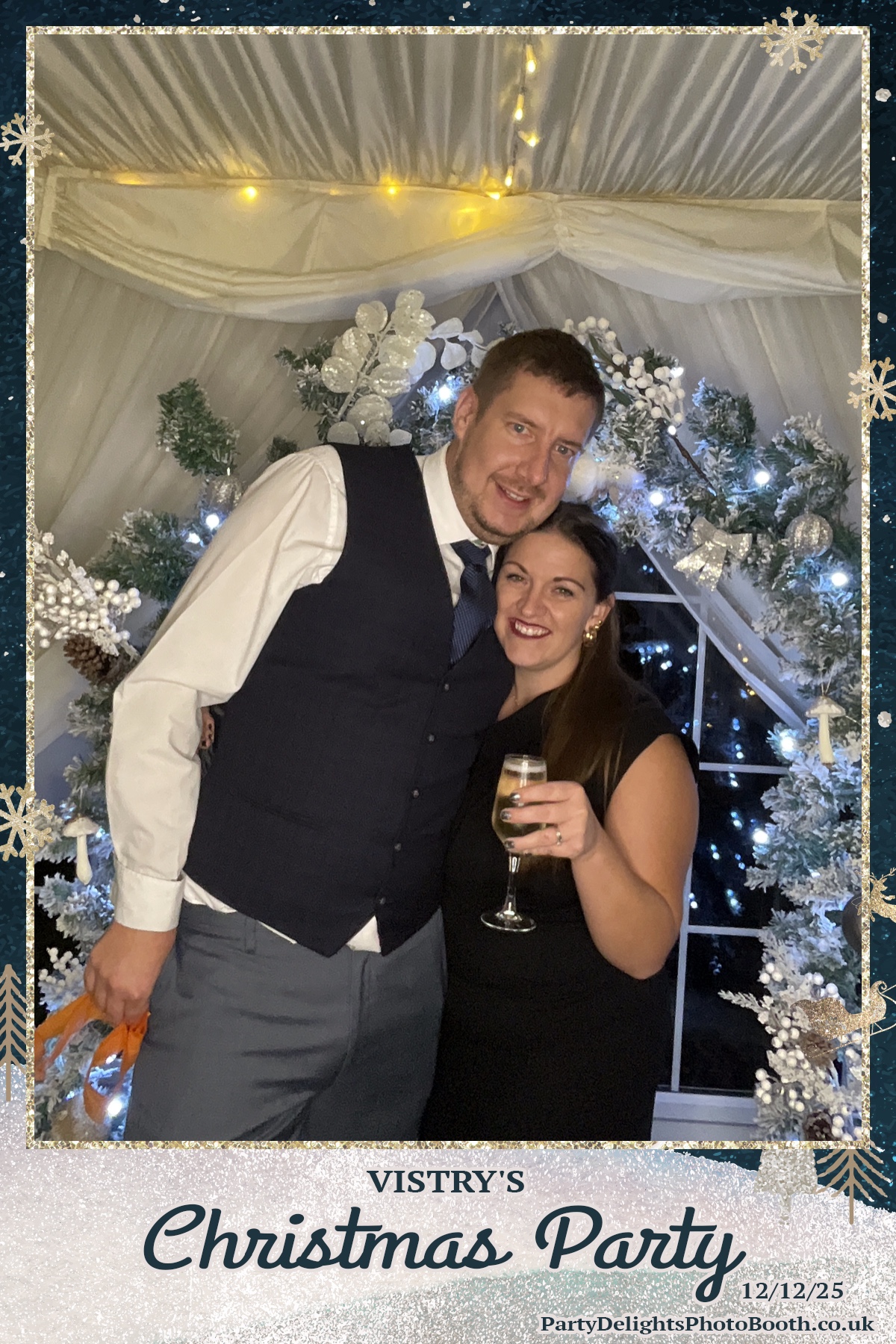 Vistry Christmas Party 2025 | View more photos from the event at gallery.partydelightsphotobooth.co.uk/u/PartyDelightsPhotoBooth/Vistry-Christmas-Party-2025