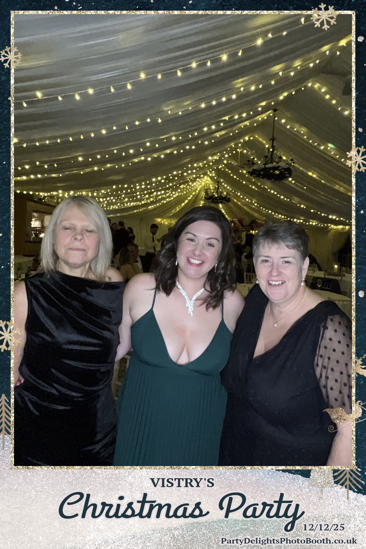 Vistry Christmas Party 2025 | View more photos from the event at gallery.partydelightsphotobooth.co.uk/u/PartyDelightsPhotoBooth/Vistry-Christmas-Party-2025