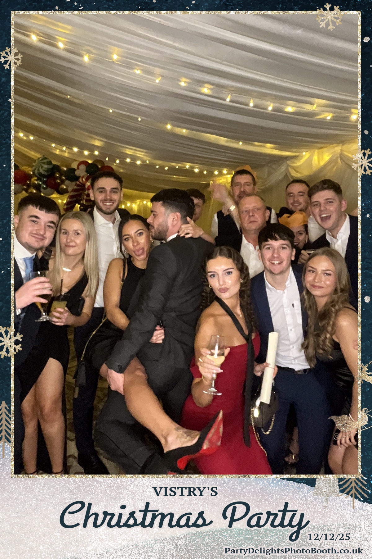 Vistry Christmas Party 2025 | View more photos from the event at gallery.partydelightsphotobooth.co.uk/u/PartyDelightsPhotoBooth/Vistry-Christmas-Party-2025