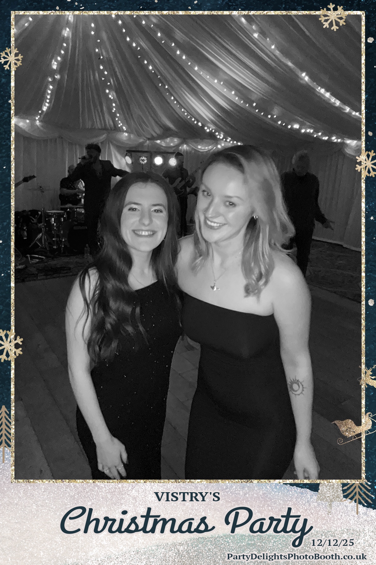 Vistry Christmas Party 2025 | View more photos from the event at gallery.partydelightsphotobooth.co.uk/u/PartyDelightsPhotoBooth/Vistry-Christmas-Party-2025