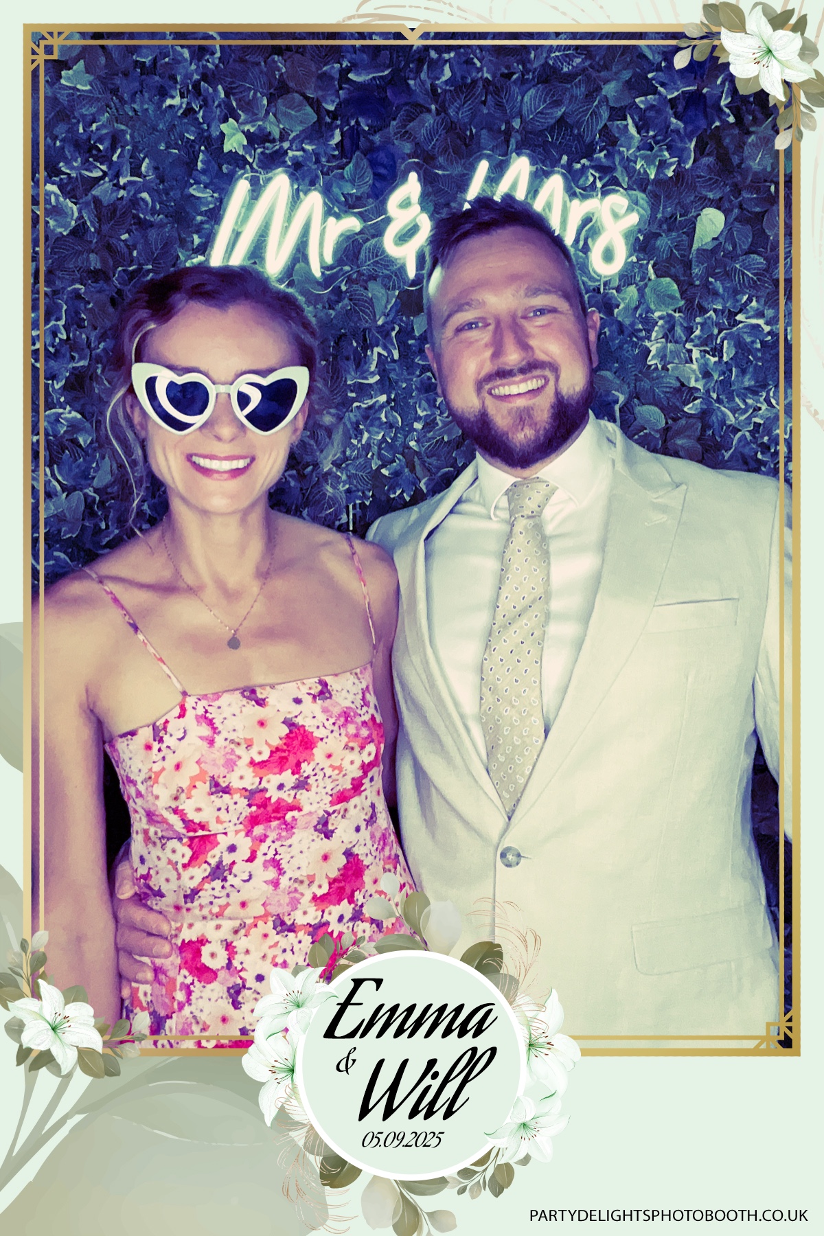 Will & Emma’s Wedding | View more photos from the event at gallery.partydelightsphotobooth.co.uk/u/PartyDelightsPhotoBooth/Will-Emma’s-Wedding