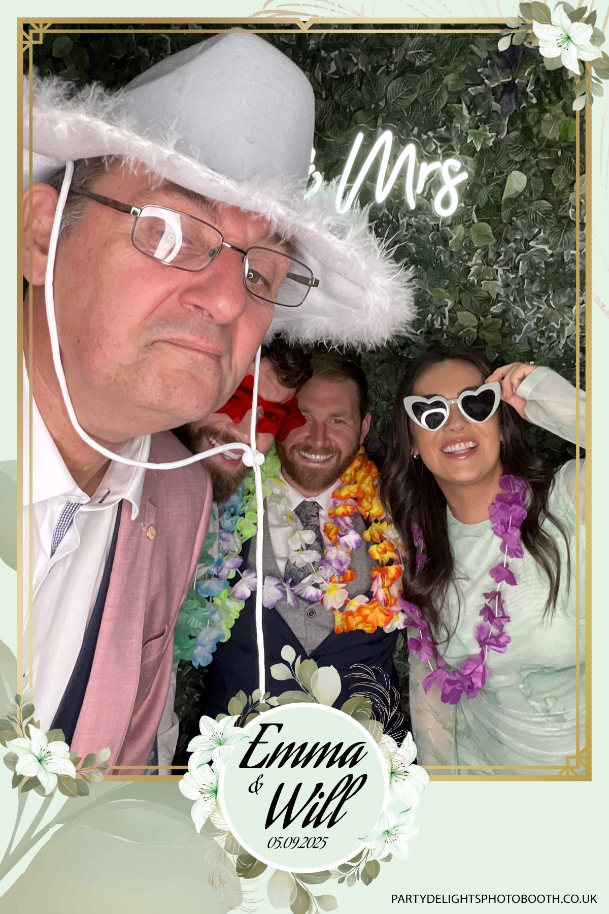 Will & Emma’s Wedding | View more photos from the event at gallery.partydelightsphotobooth.co.uk/u/PartyDelightsPhotoBooth/Will-Emma’s-Wedding
