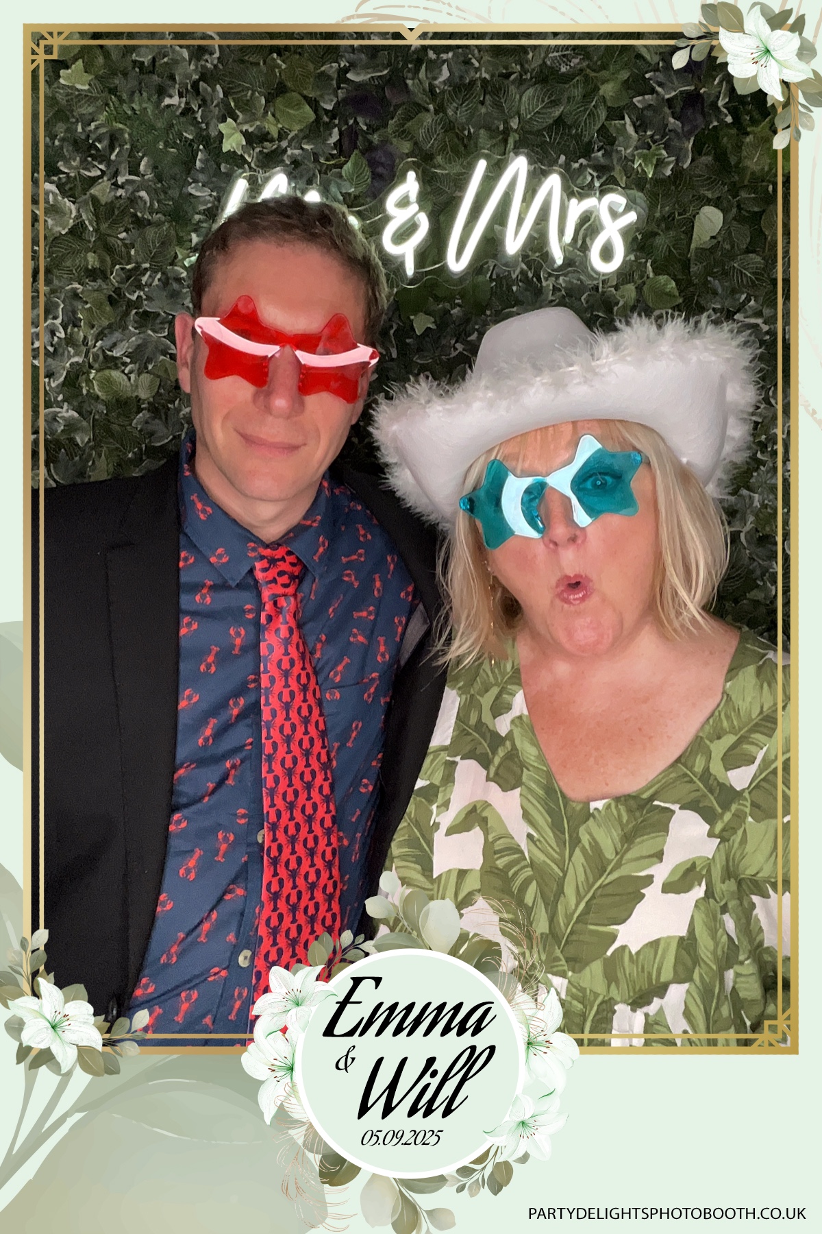Will & Emma’s Wedding | View more photos from the event at gallery.partydelightsphotobooth.co.uk/u/PartyDelightsPhotoBooth/Will-Emma’s-Wedding