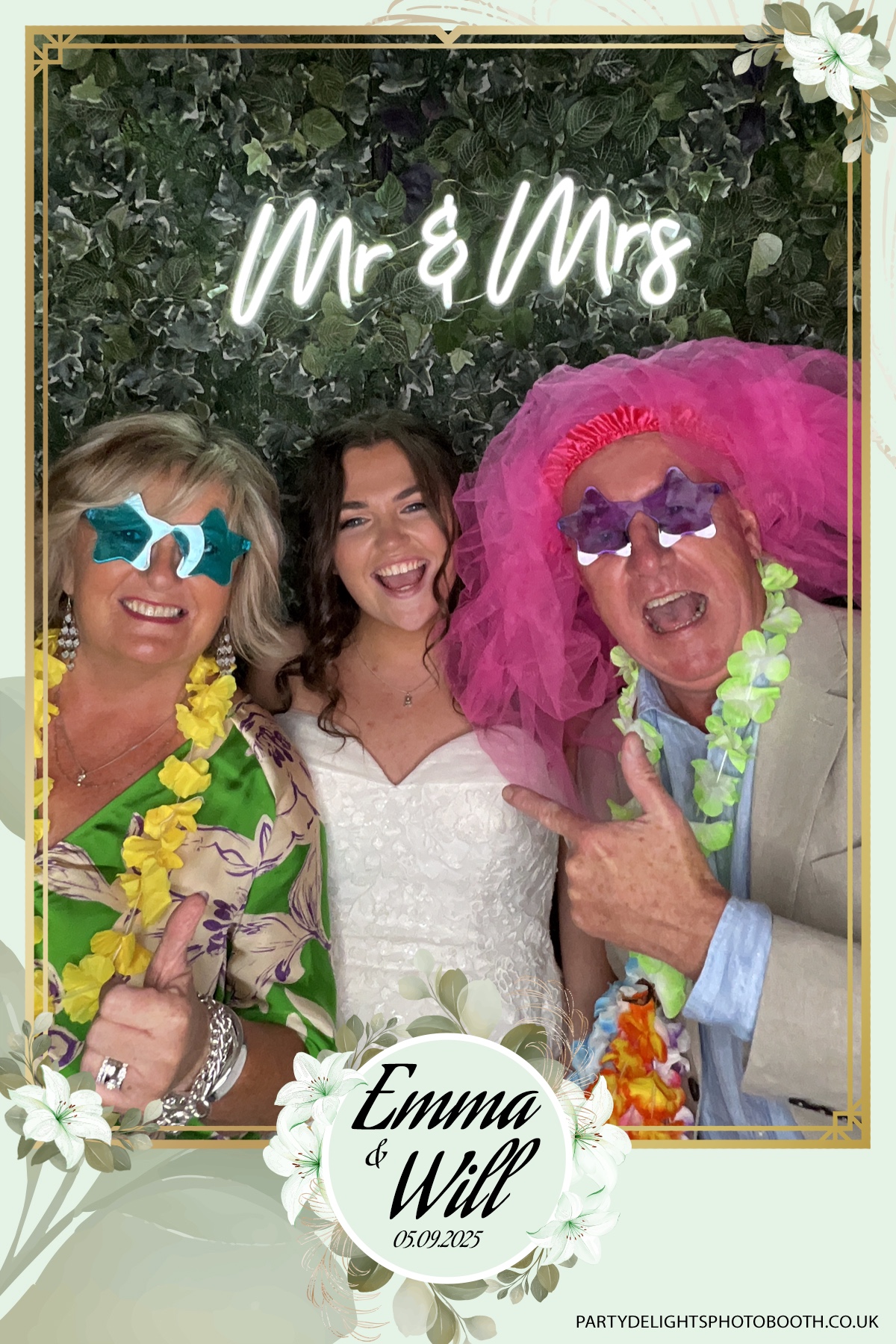 Will & Emma’s Wedding | View more photos from the event at gallery.partydelightsphotobooth.co.uk/u/PartyDelightsPhotoBooth/Will-Emma’s-Wedding