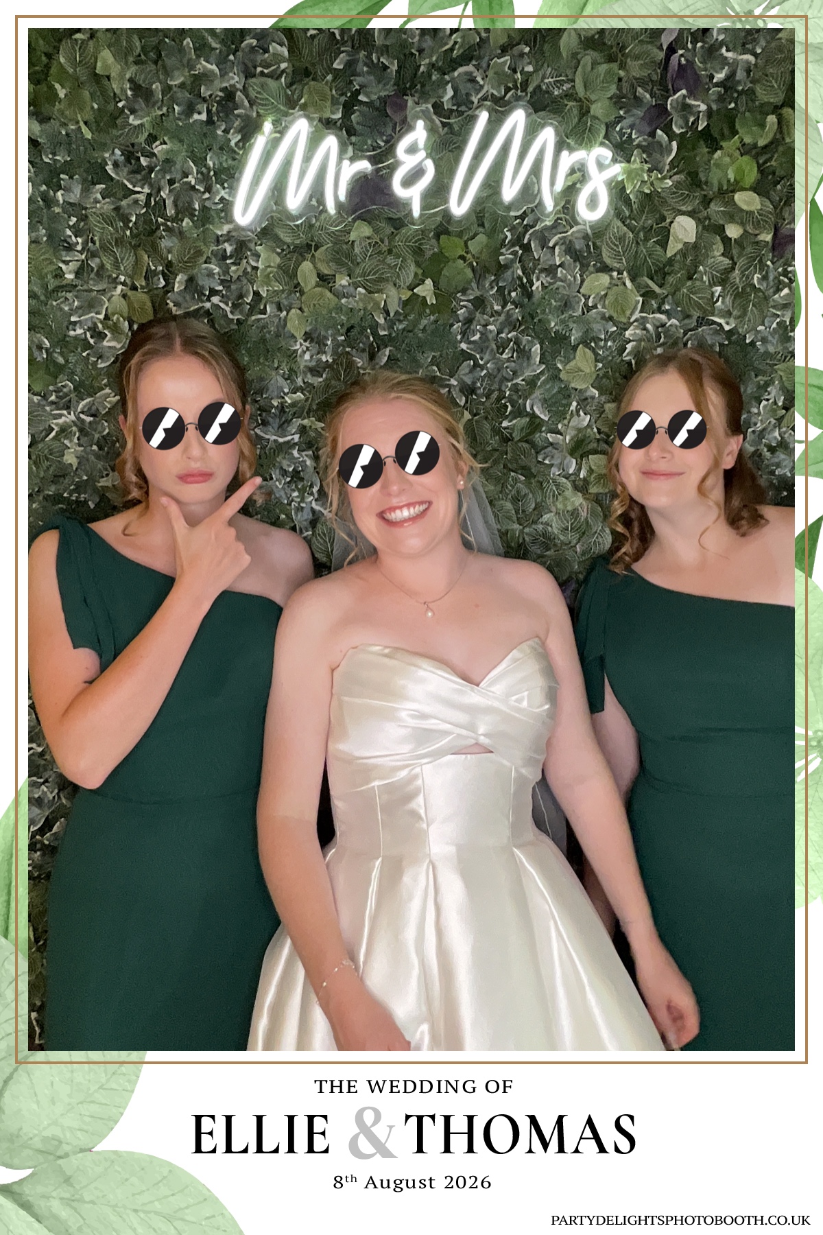 Ellie and Thomas’ Wedding | View more photos from the event at gallery.partydelightsphotobooth.co.uk/u/PartyDelightsPhotoBooth/Ellie-and-Thomas’-Wedding