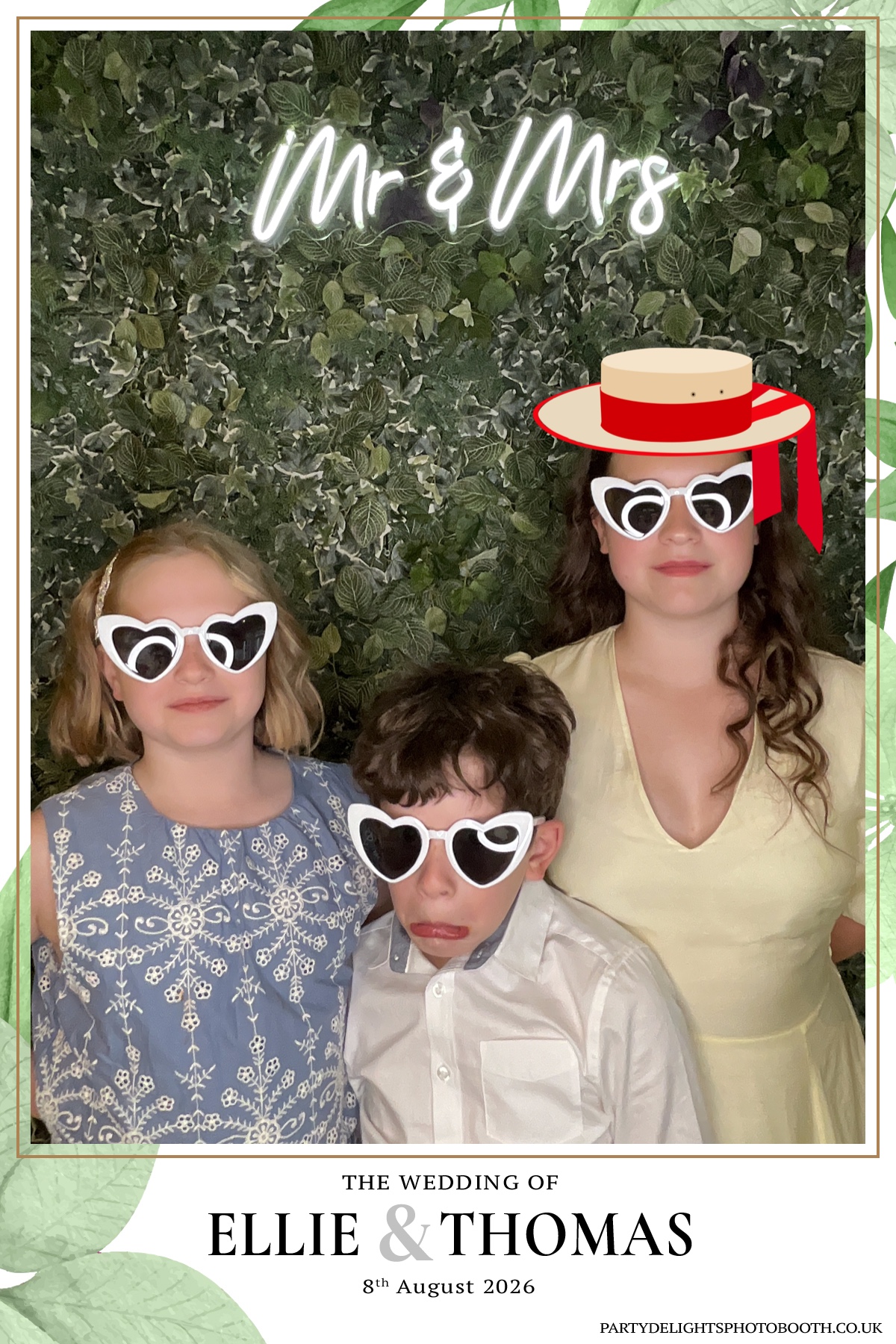 Ellie and Thomas’ Wedding | View more photos from the event at gallery.partydelightsphotobooth.co.uk/u/PartyDelightsPhotoBooth/Ellie-and-Thomas’-Wedding