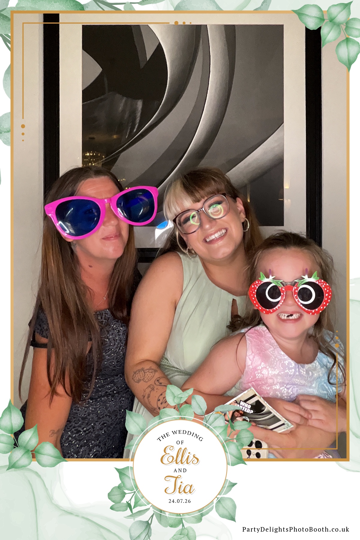 Ellis and Tias wedding | View more photos from the event at gallery.partydelightsphotobooth.co.uk/u/PartyDelightsPhotoBooth/Ellis-and-Tias-wedding